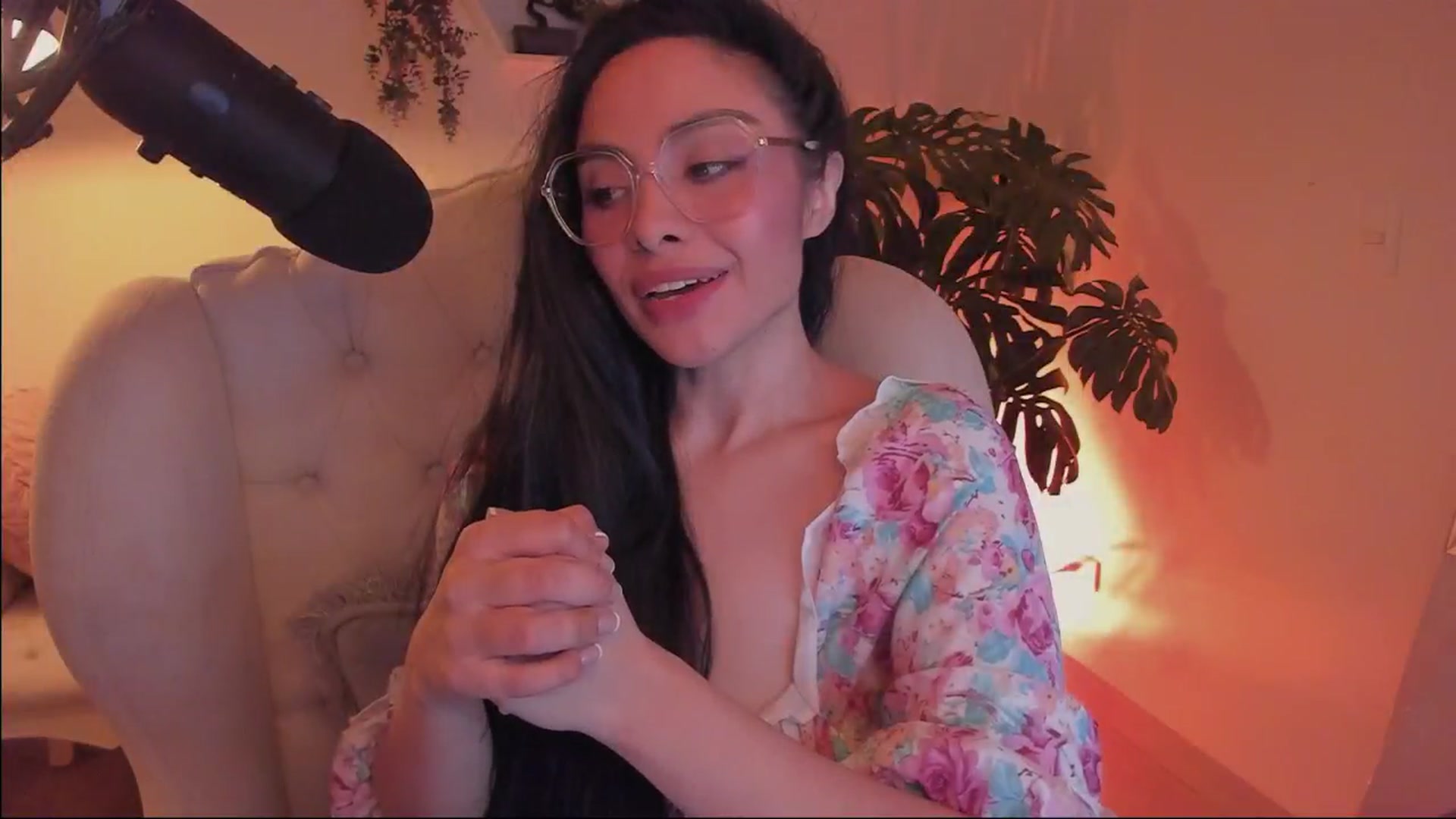 Gallery image thumbnail from Marianviolet's myfreecams stream on, 07/12/2024, 09:56 image 7 of 20