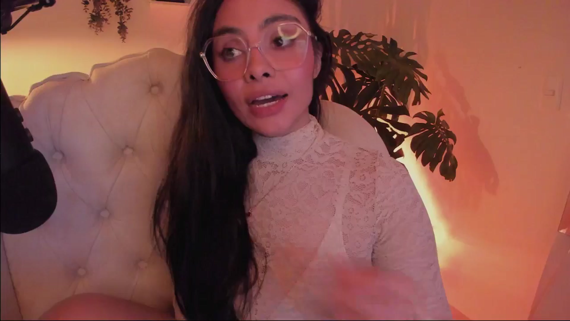Gallery image thumbnail from Marianviolet's myfreecams stream on, 07/20/2024, 10:08 image 18 of 20