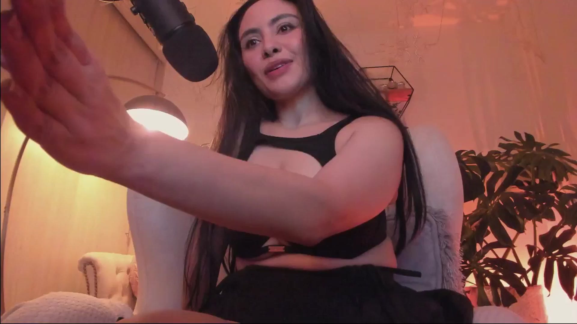 Gallery image thumbnail from Marianviolet's myfreecams stream on, 07/21/2024, 08:57 image 17 of 20