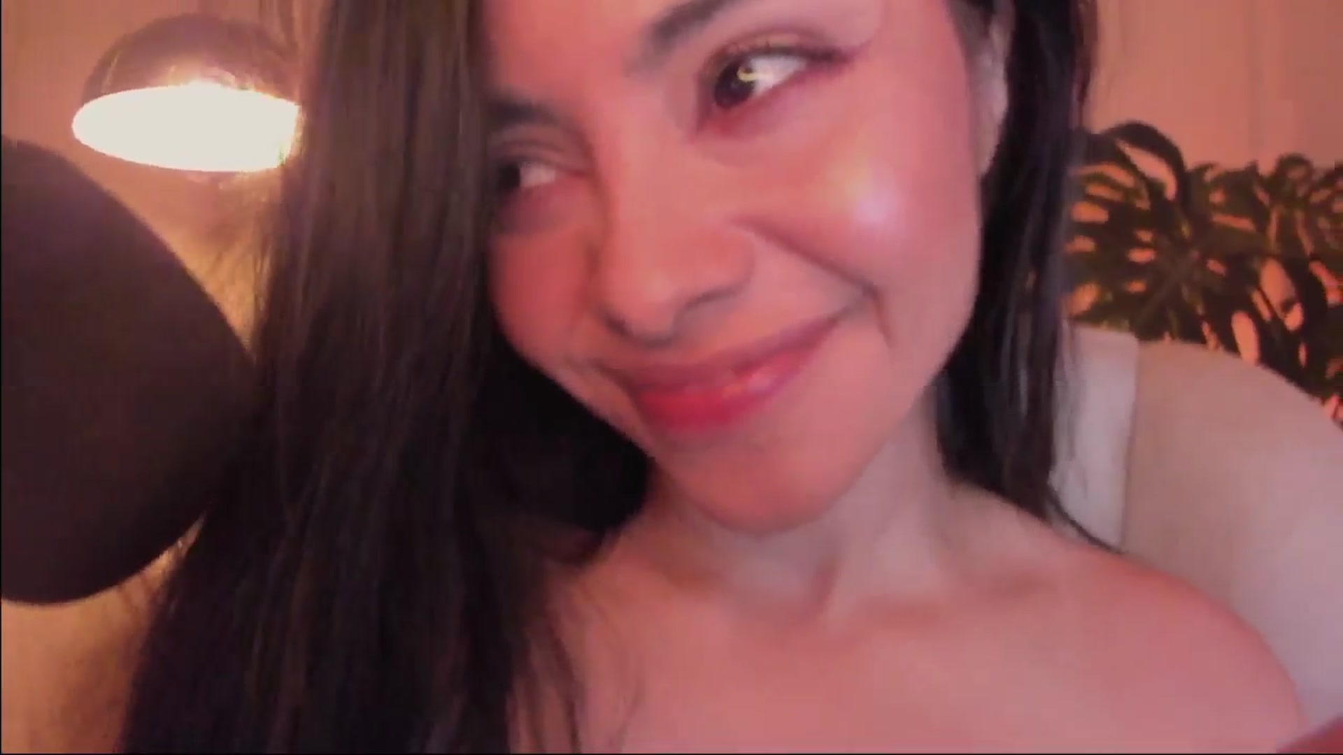 Gallery image thumbnail from Marianviolet's myfreecams stream on, 07/28/2024, 08:19 image 17 of 20