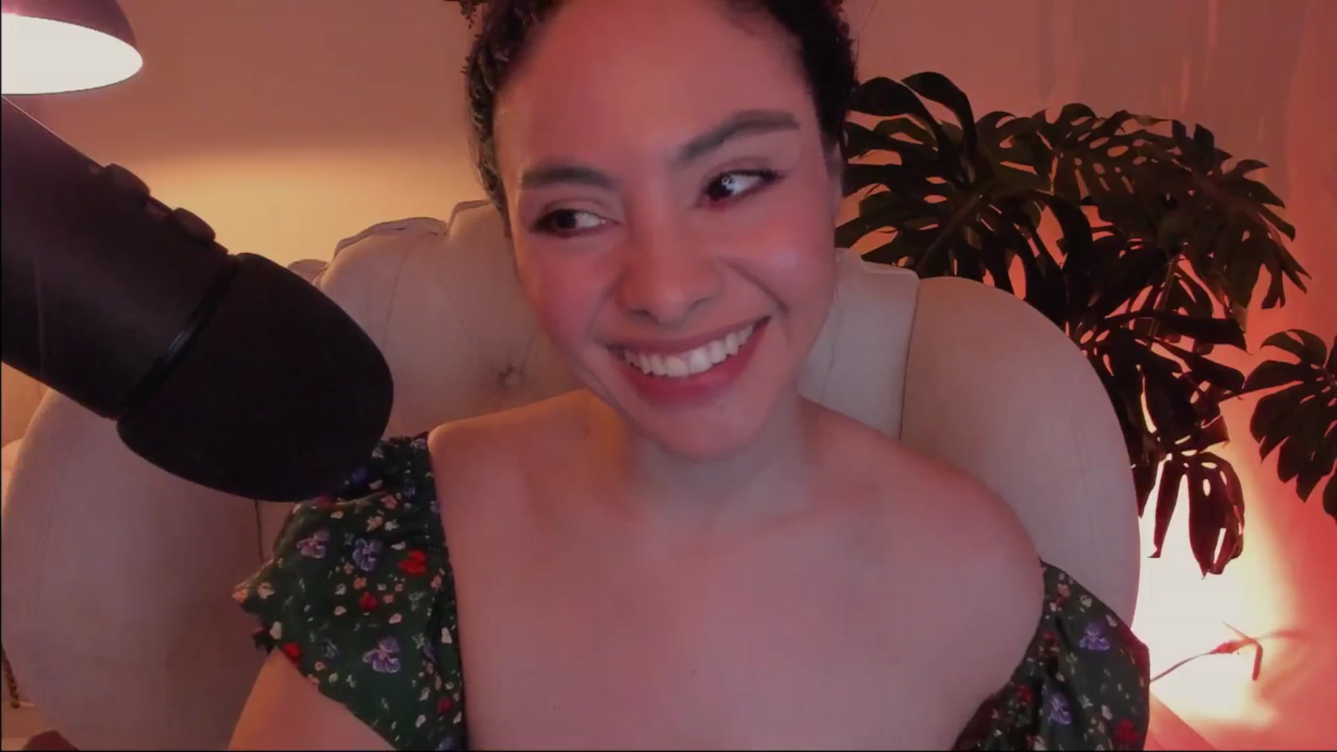 Gallery image thumbnail from Marianviolet's myfreecams stream on, 07/29/2024, 08:47 image 13 of 20