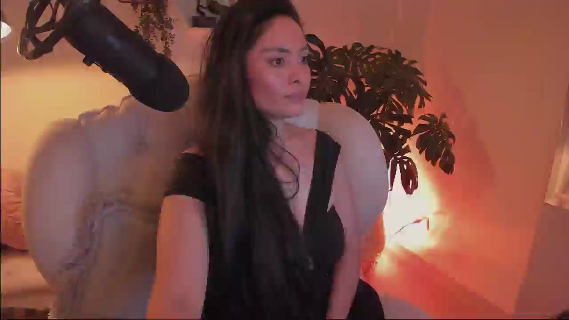 Gallery image thumbnail from Marianviolet's myfreecams stream on, 08/01/2024, 09:01 image 1 of 20
