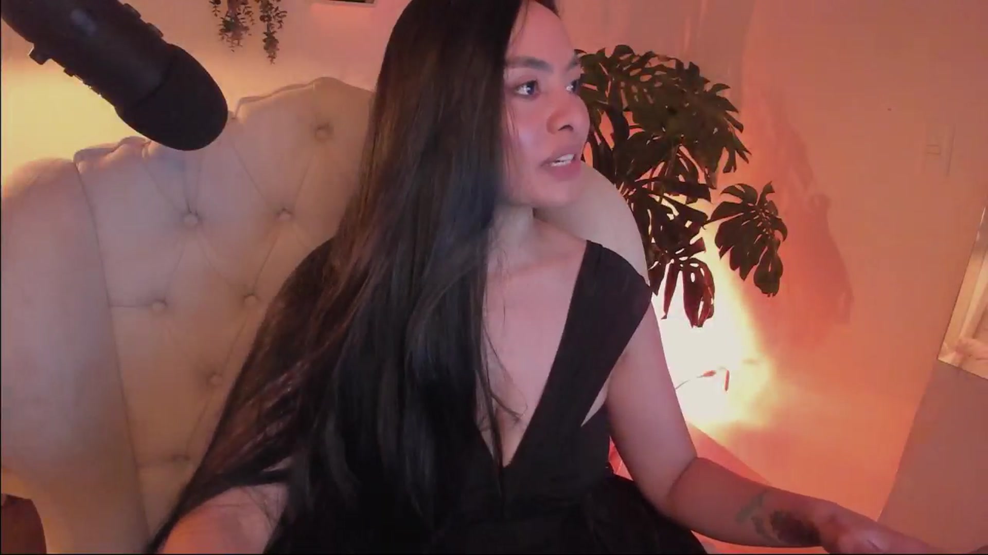 Gallery image thumbnail from Marianviolet's myfreecams stream on, 08/01/2024, 09:01 image 14 of 20