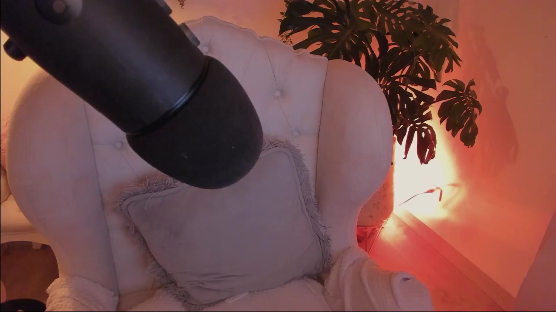Gallery image thumbnail from Marianviolet's myfreecams stream on, 08/01/2024, 09:18 image 10 of 20