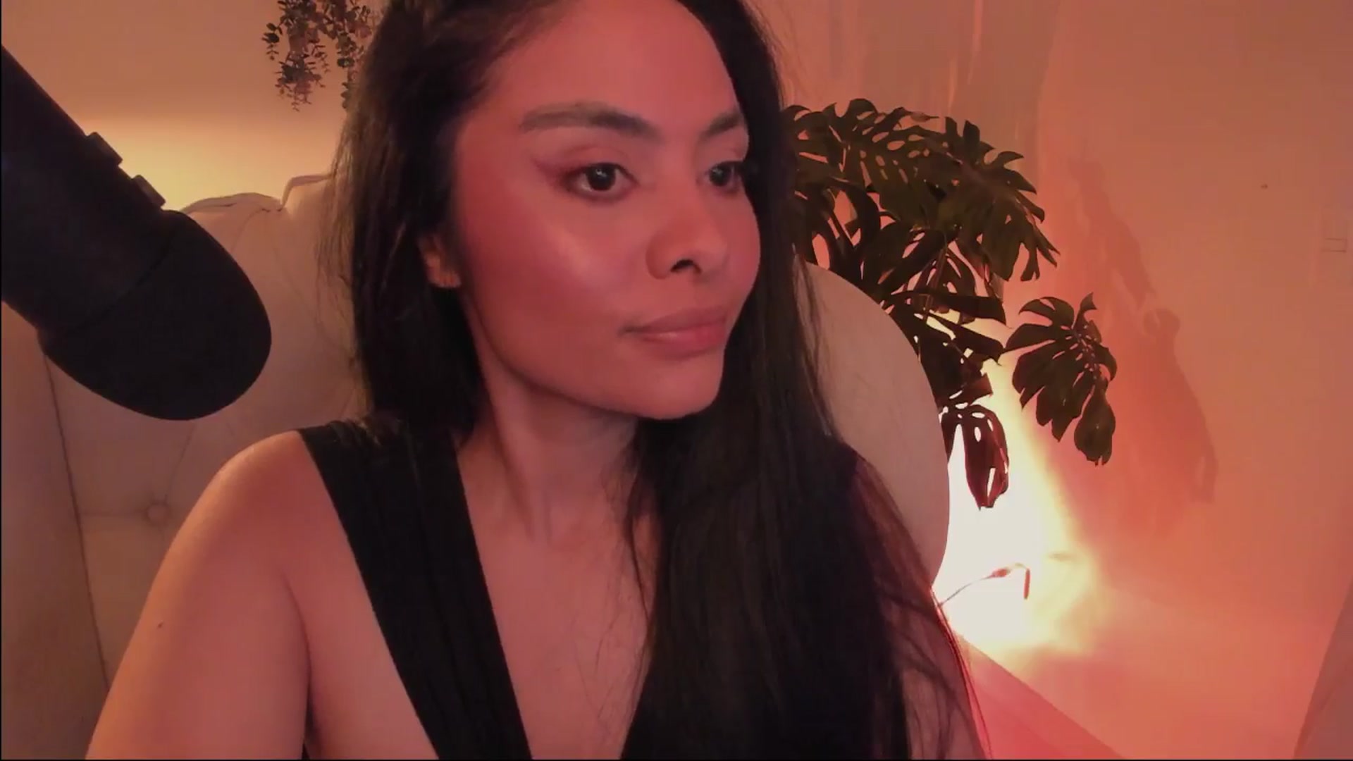 Gallery image thumbnail from Marianviolet's myfreecams stream on, 08/01/2024, 09:18 image 13 of 20