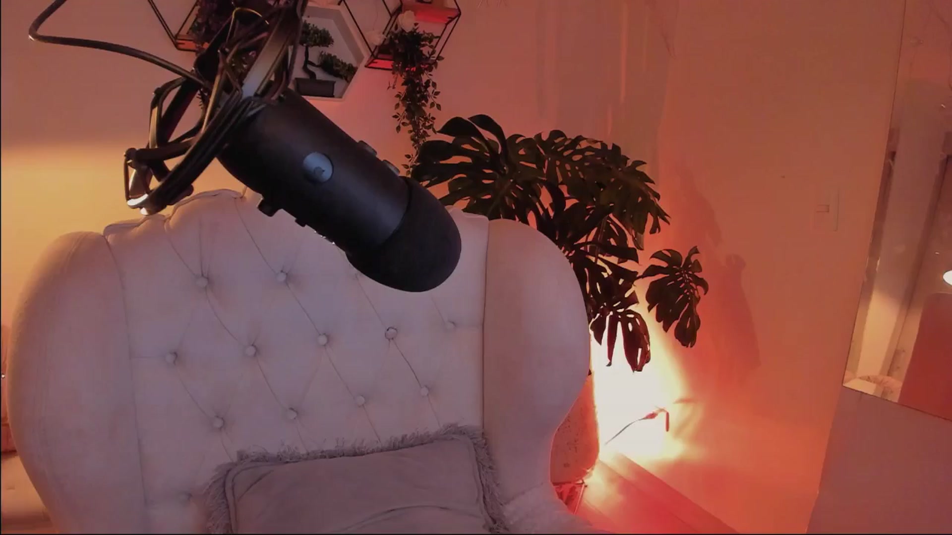 Gallery image thumbnail from Marianviolet's myfreecams stream on, 08/03/2024, 07:45 image 7 of 20