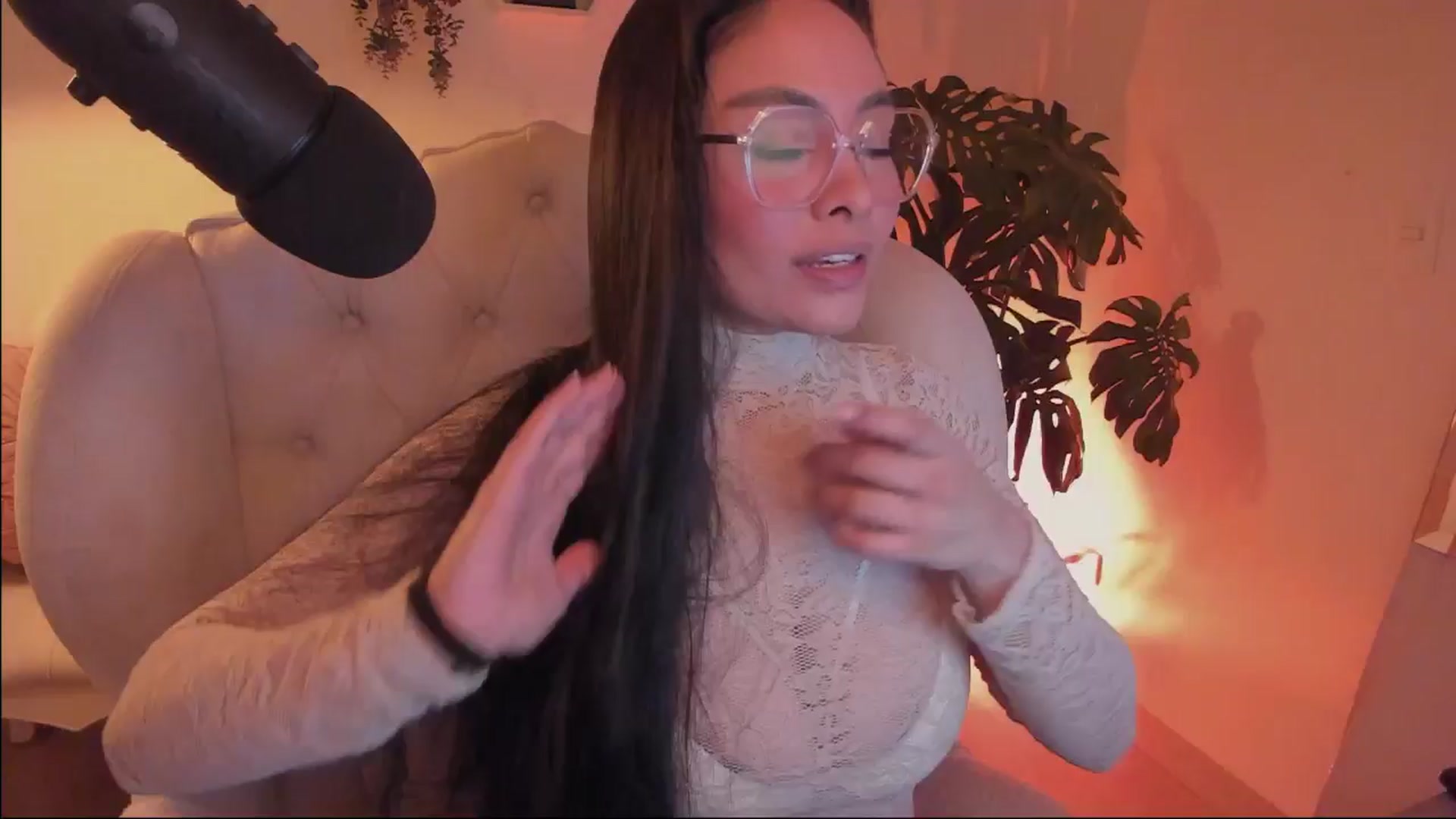Gallery image thumbnail from Marianviolet's myfreecams stream on, 08/06/2024, 08:36 image 8 of 20