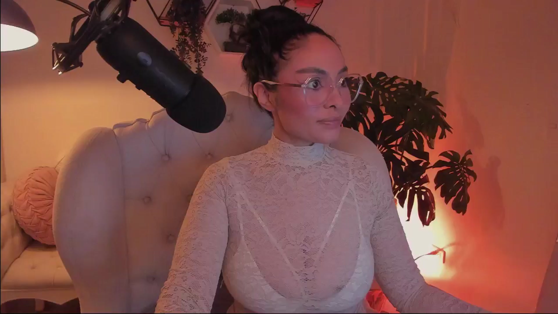 Gallery image thumbnail from Marianviolet's myfreecams stream on, 08/06/2024, 09:37 image 11 of 20