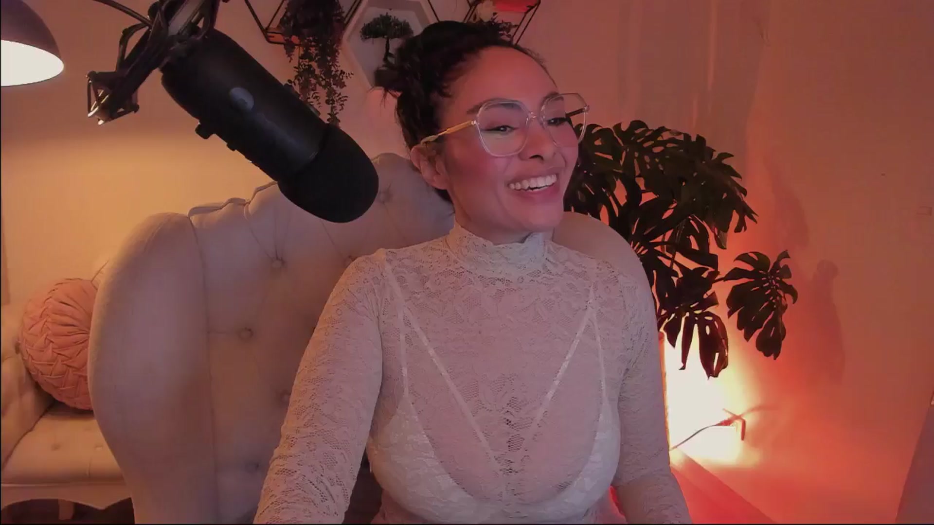 Gallery image thumbnail from Marianviolet's myfreecams stream on, 08/06/2024, 09:37 image 10 of 20