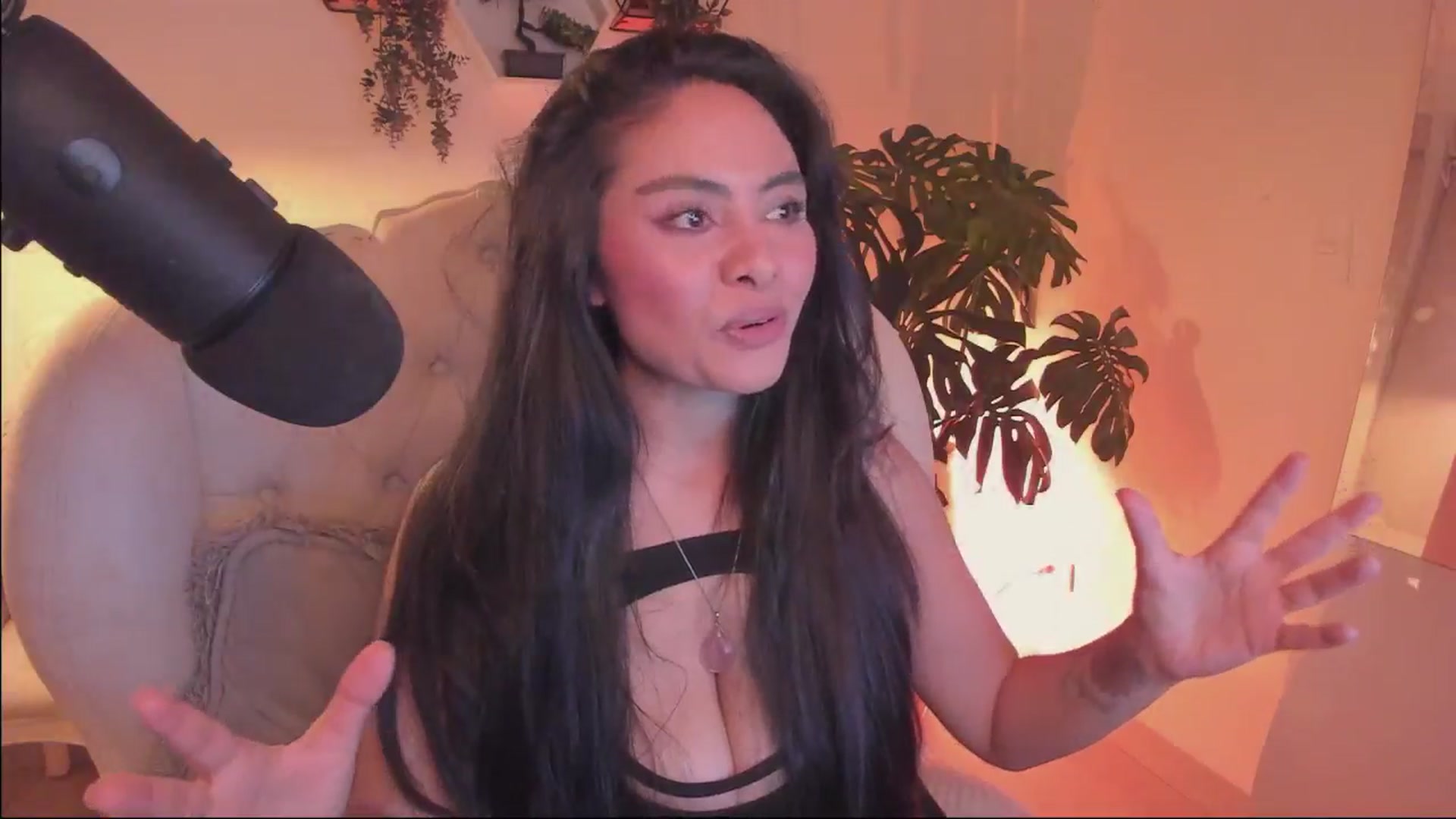 Gallery image thumbnail from Marianviolet's myfreecams stream on, 08/22/2024, 06:40 image 16 of 20