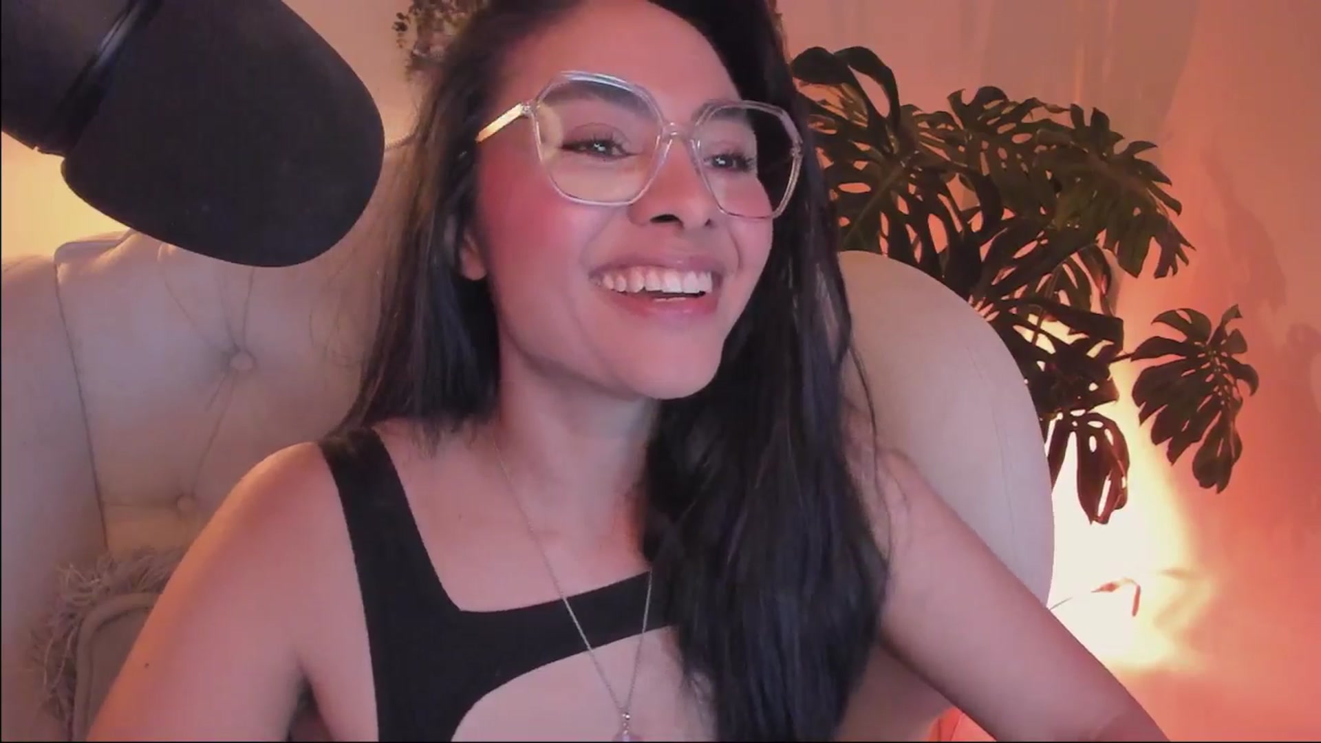 Gallery image thumbnail from Marianviolet's myfreecams stream on, 08/22/2024, 06:40 image 2 of 20