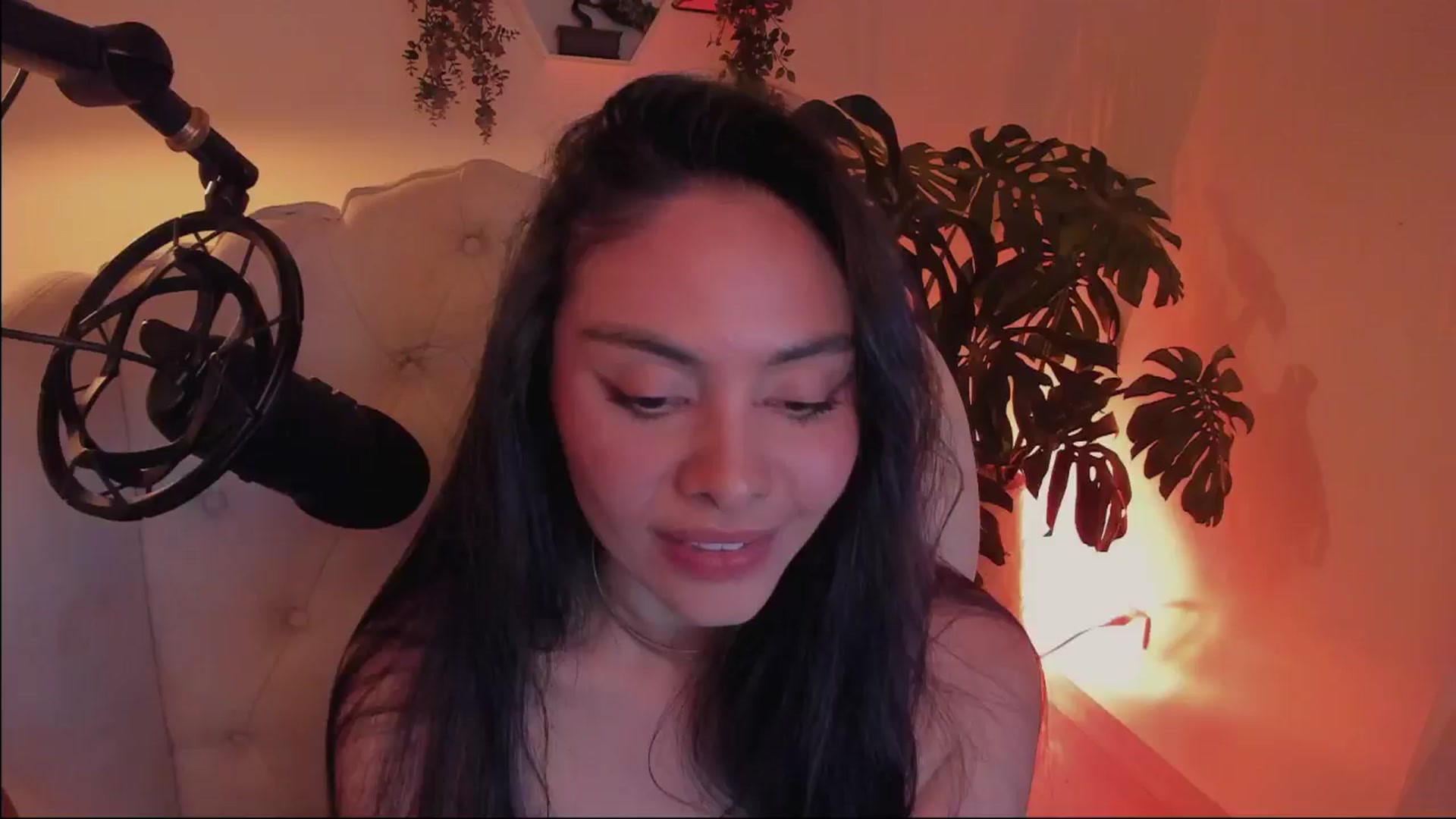 Gallery image thumbnail from Marianviolet's myfreecams stream on, 08/25/2024, 08:26 image 18 of 20