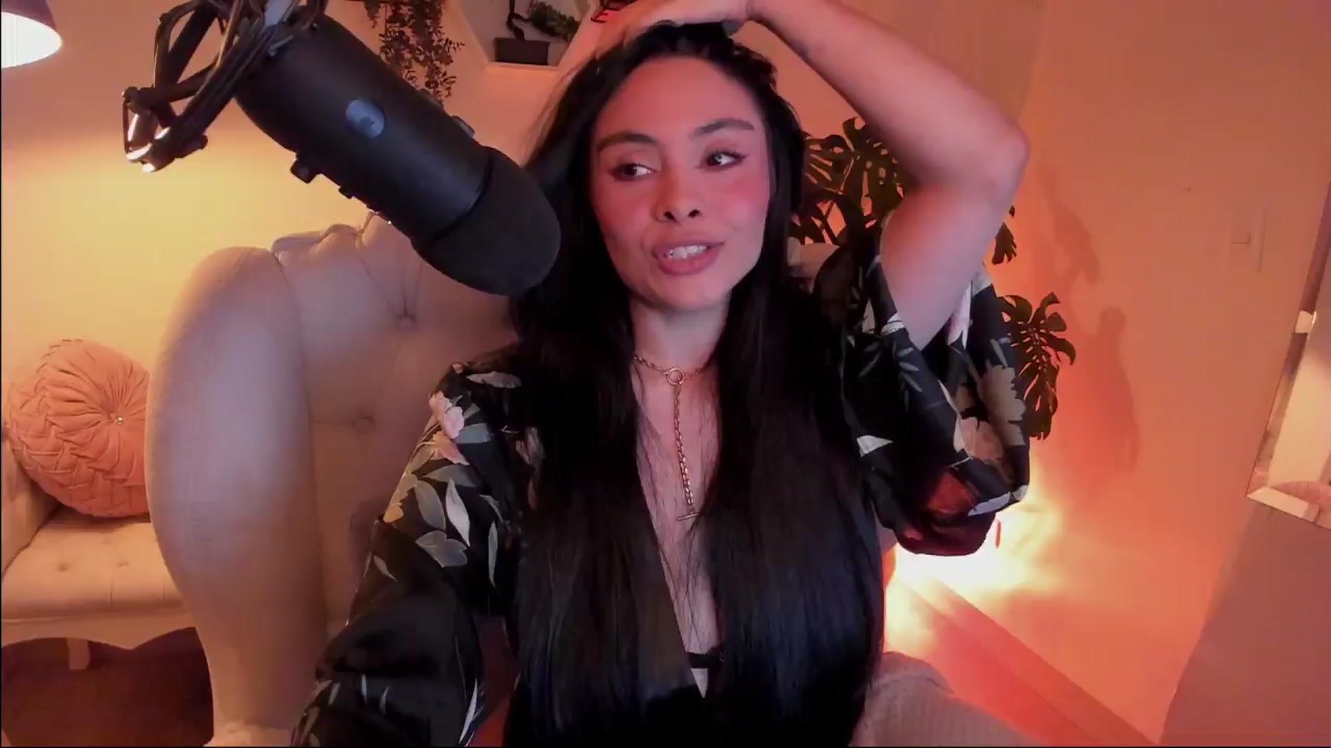 Gallery image thumbnail from Marianviolet's myfreecams stream on, 08/26/2024, 06:54 image 6 of 20