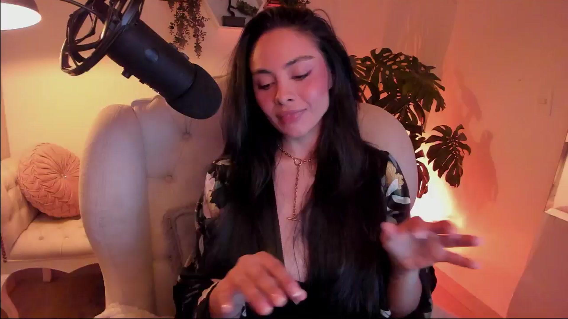 Gallery image thumbnail from Marianviolet's myfreecams stream on, 08/26/2024, 06:54 image 3 of 20