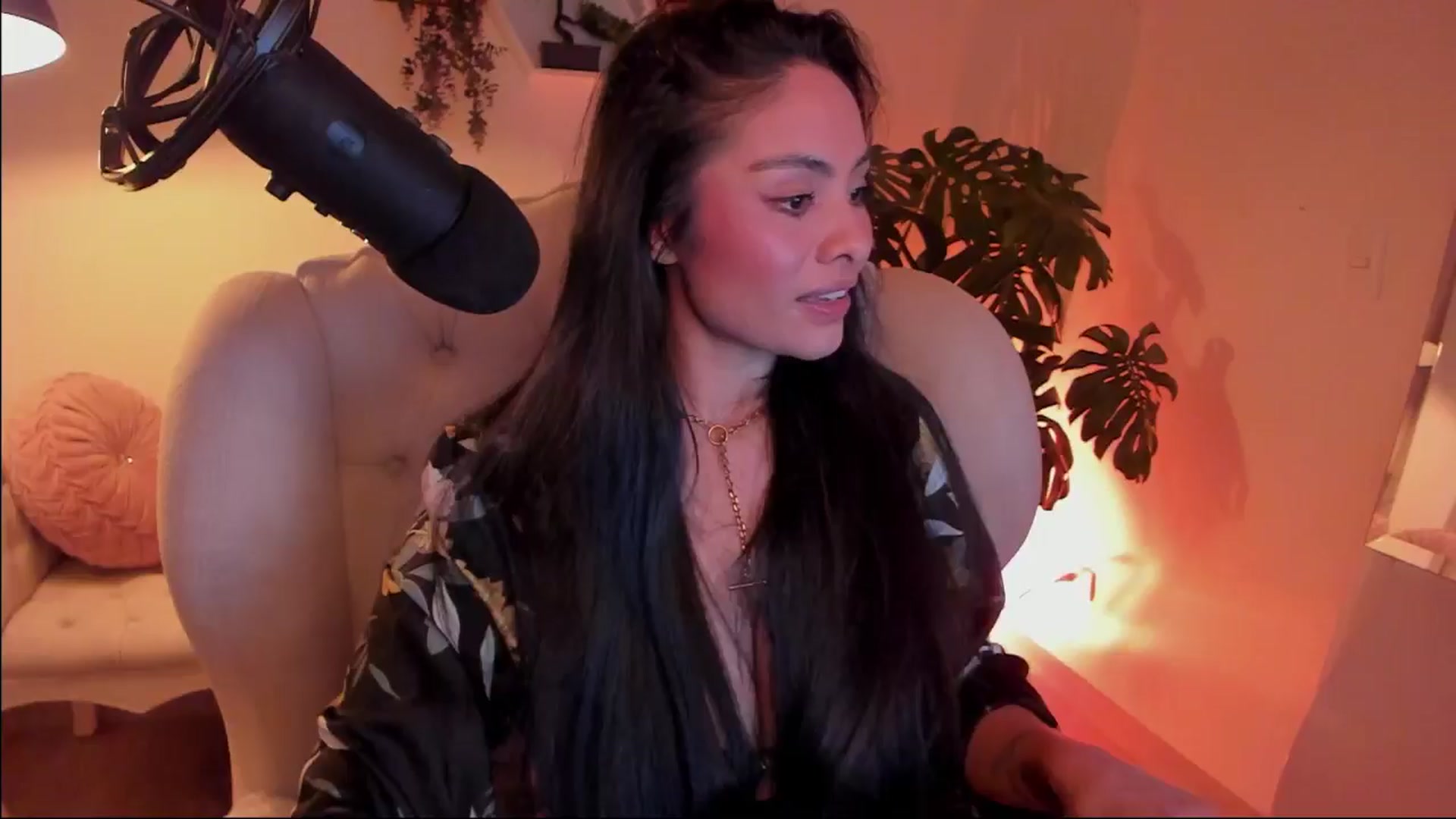 Gallery image thumbnail from Marianviolet's myfreecams stream on, 08/26/2024, 06:54 image 12 of 20