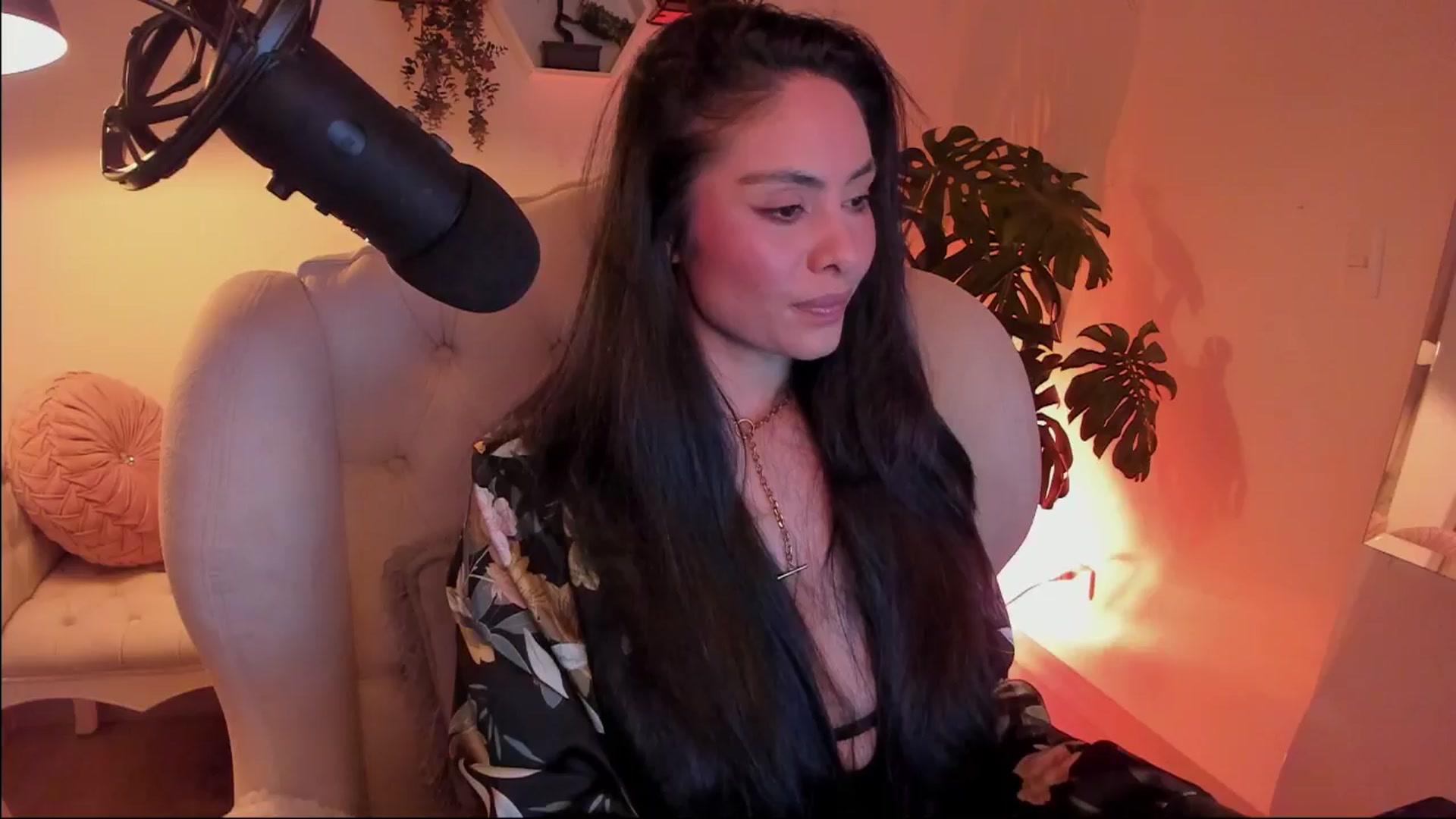 Gallery image thumbnail from Marianviolet's myfreecams stream on, 08/26/2024, 06:54 image 11 of 20