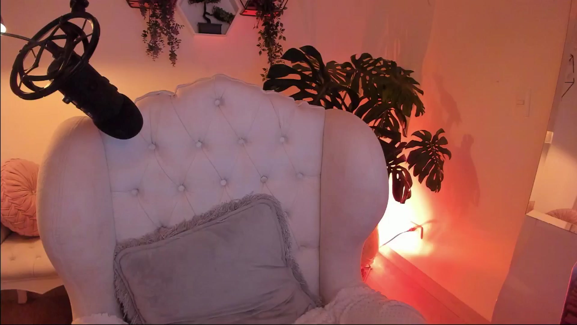 Gallery image thumbnail from Marianviolet's myfreecams stream on, 08/27/2024, 06:18 image 12 of 20