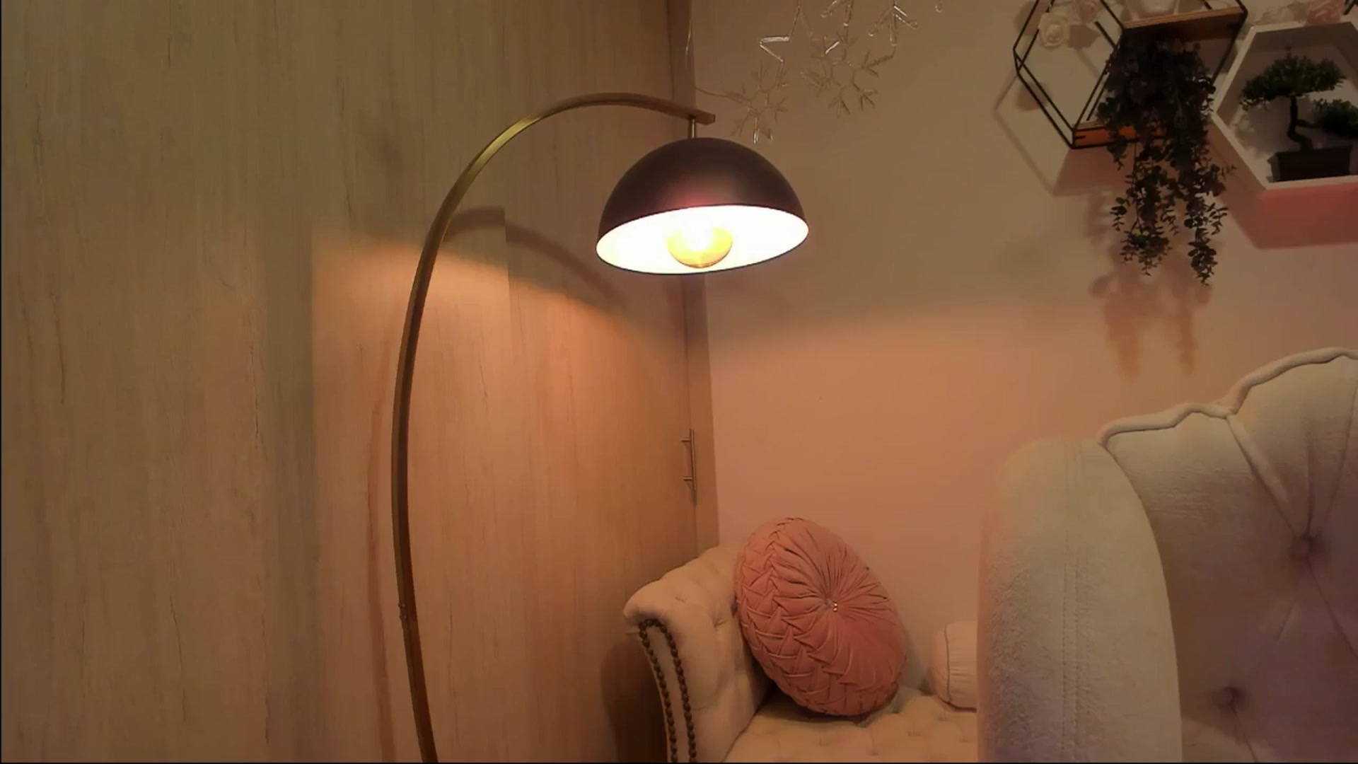 Gallery image thumbnail from Marianviolet's myfreecams stream on, 08/27/2024, 06:18 image 16 of 20