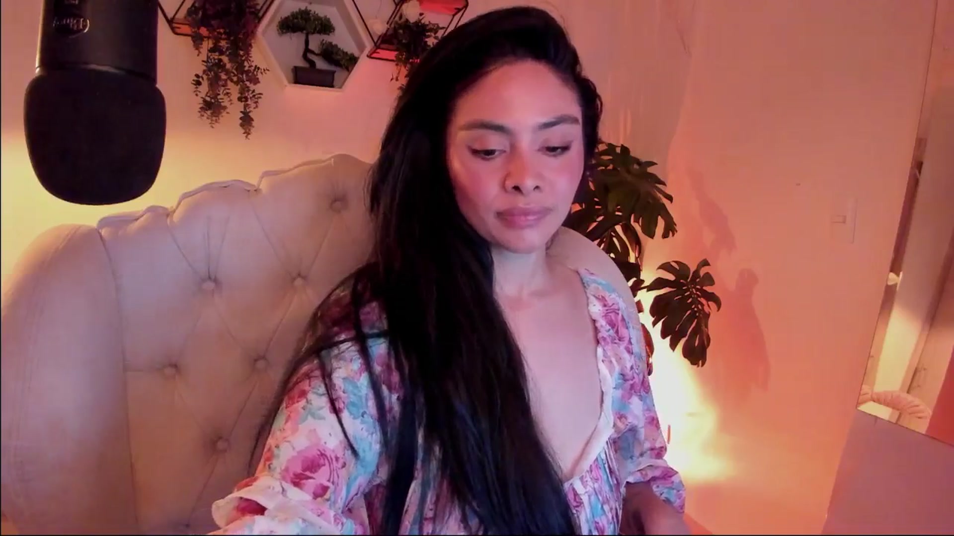 Gallery image thumbnail from Marianviolet's myfreecams stream on, 08/27/2024, 08:51 image 7 of 20