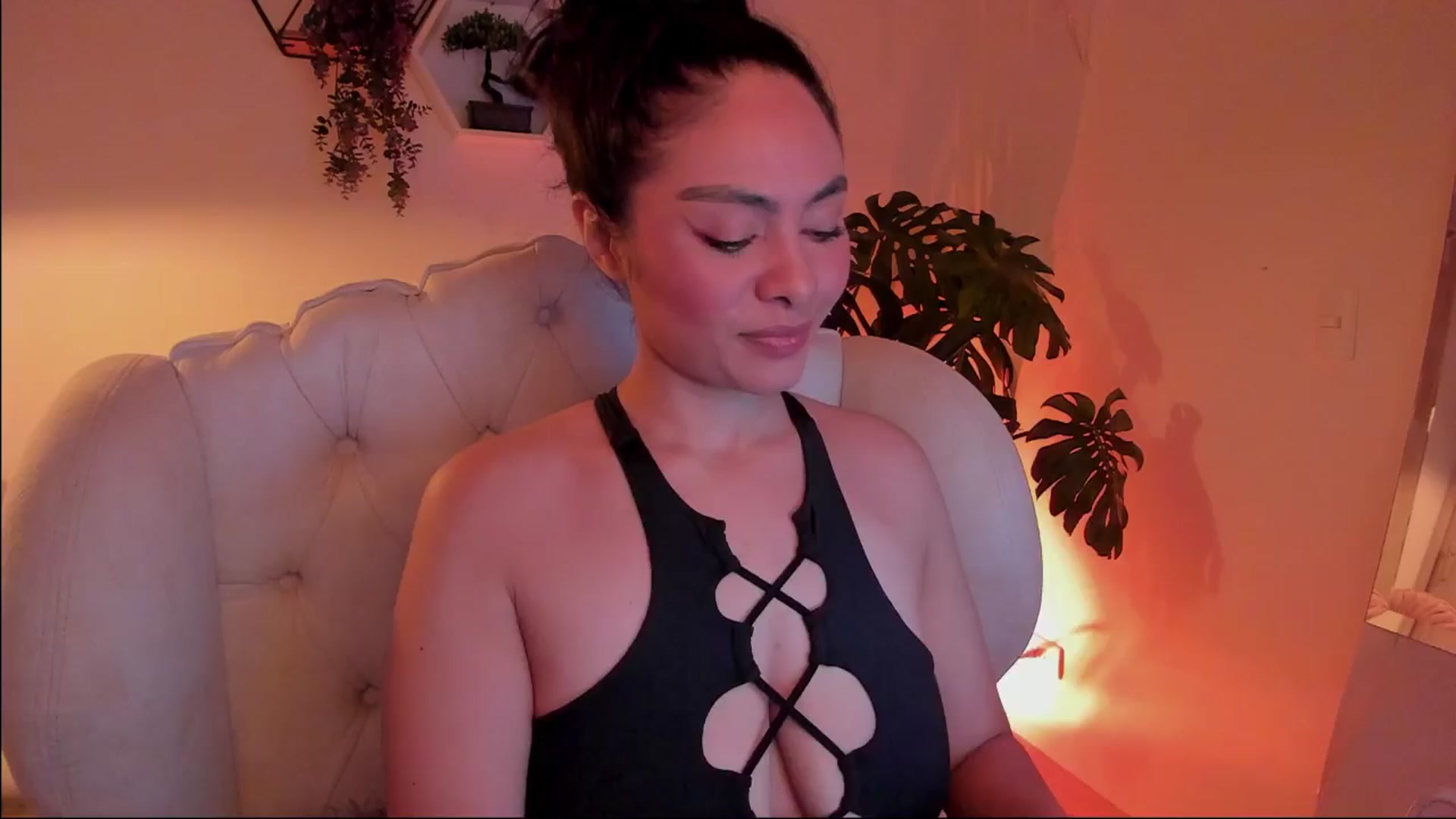 Gallery image thumbnail from Marianviolet's myfreecams stream on, 08/28/2024, 08:18 image 2 of 20