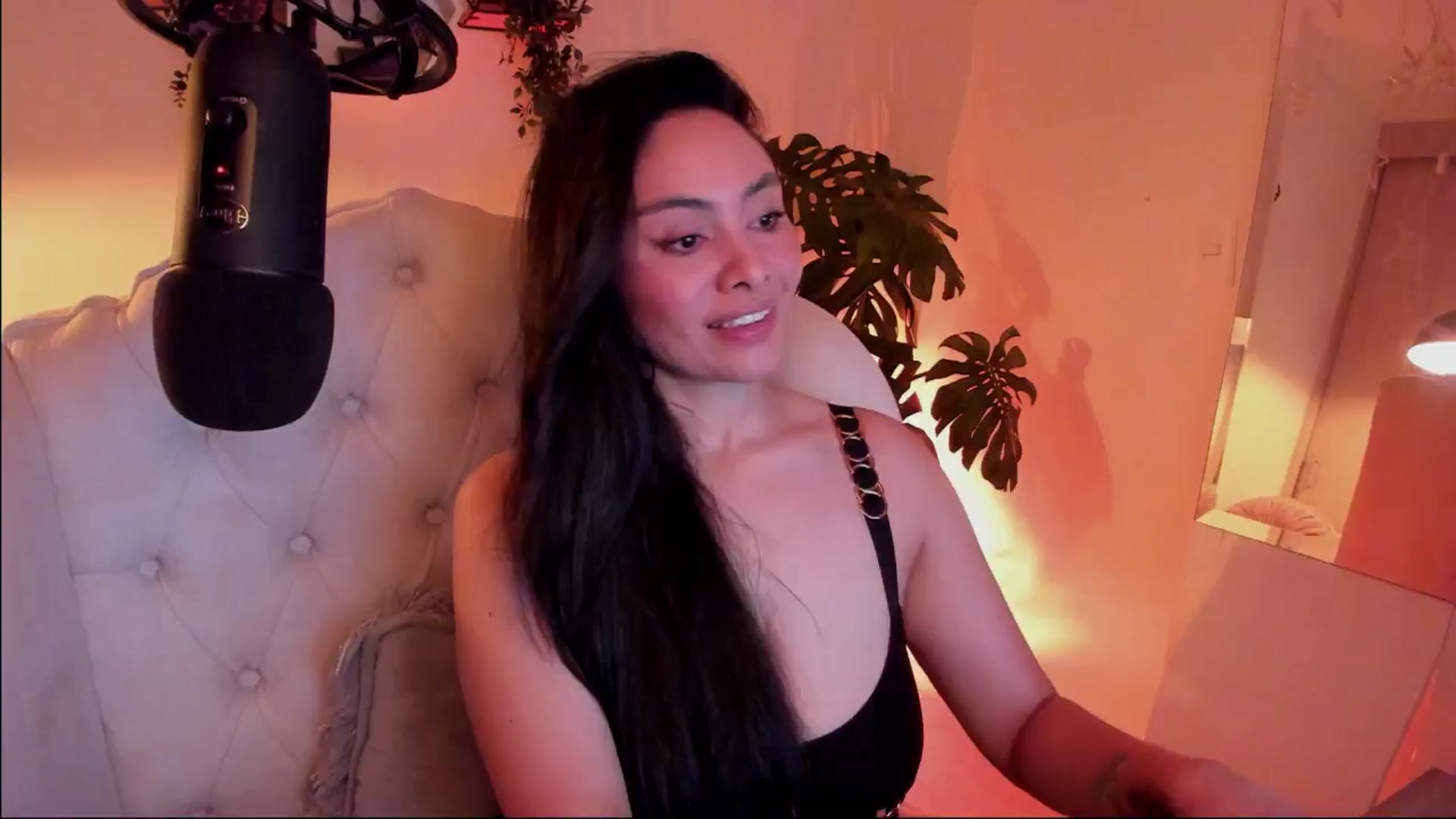 Gallery image thumbnail from Marianviolet's myfreecams stream on, 08/30/2024, 09:15 image 11 of 20
