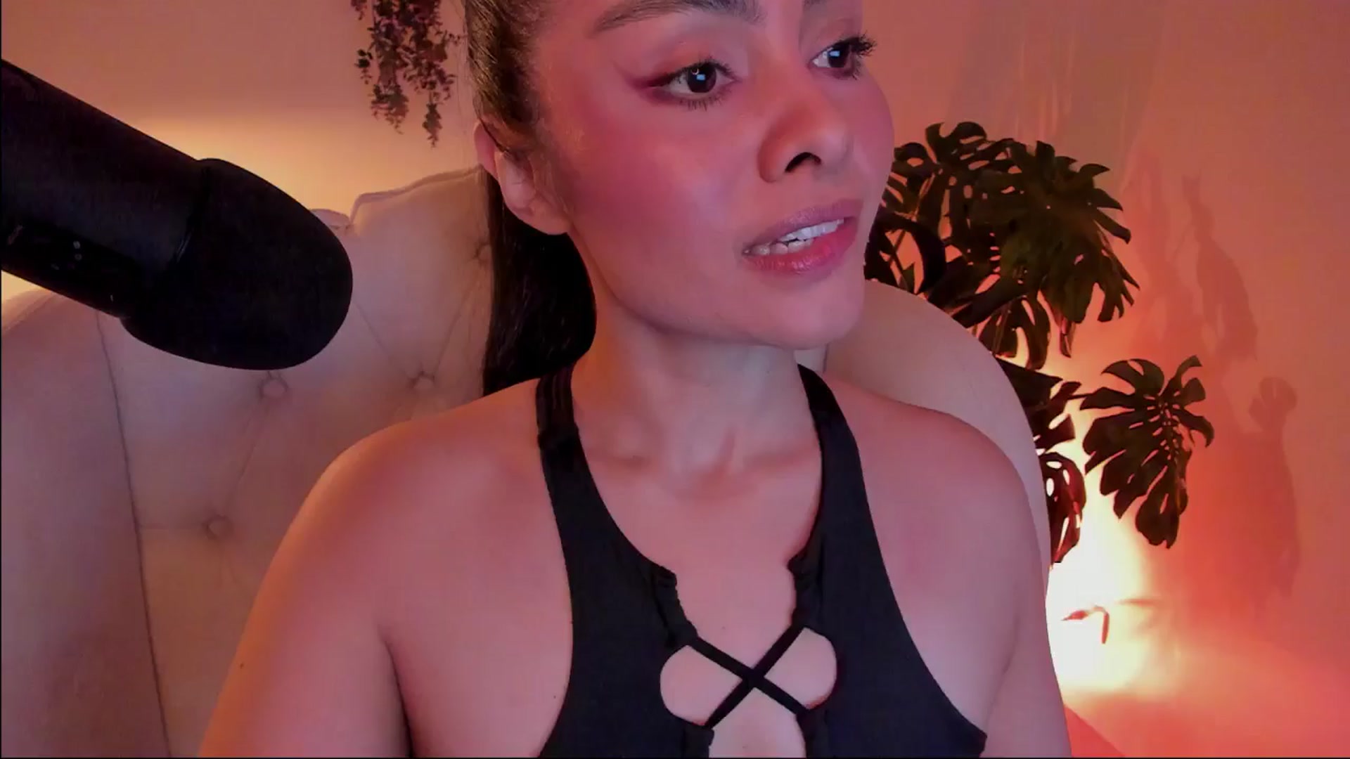 Gallery image thumbnail from Marianviolet's myfreecams stream on, 09/09/2024, 08:23 image 12 of 20
