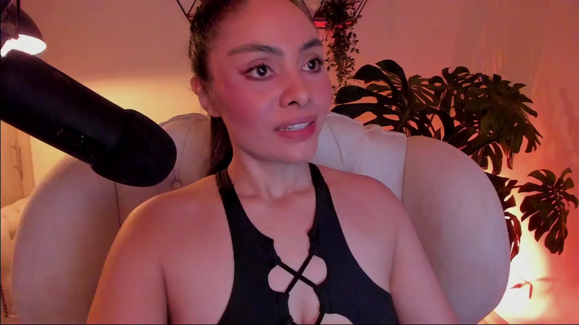 Gallery image thumbnail from Marianviolet's myfreecams stream on, 09/09/2024, 08:23 image 7 of 20