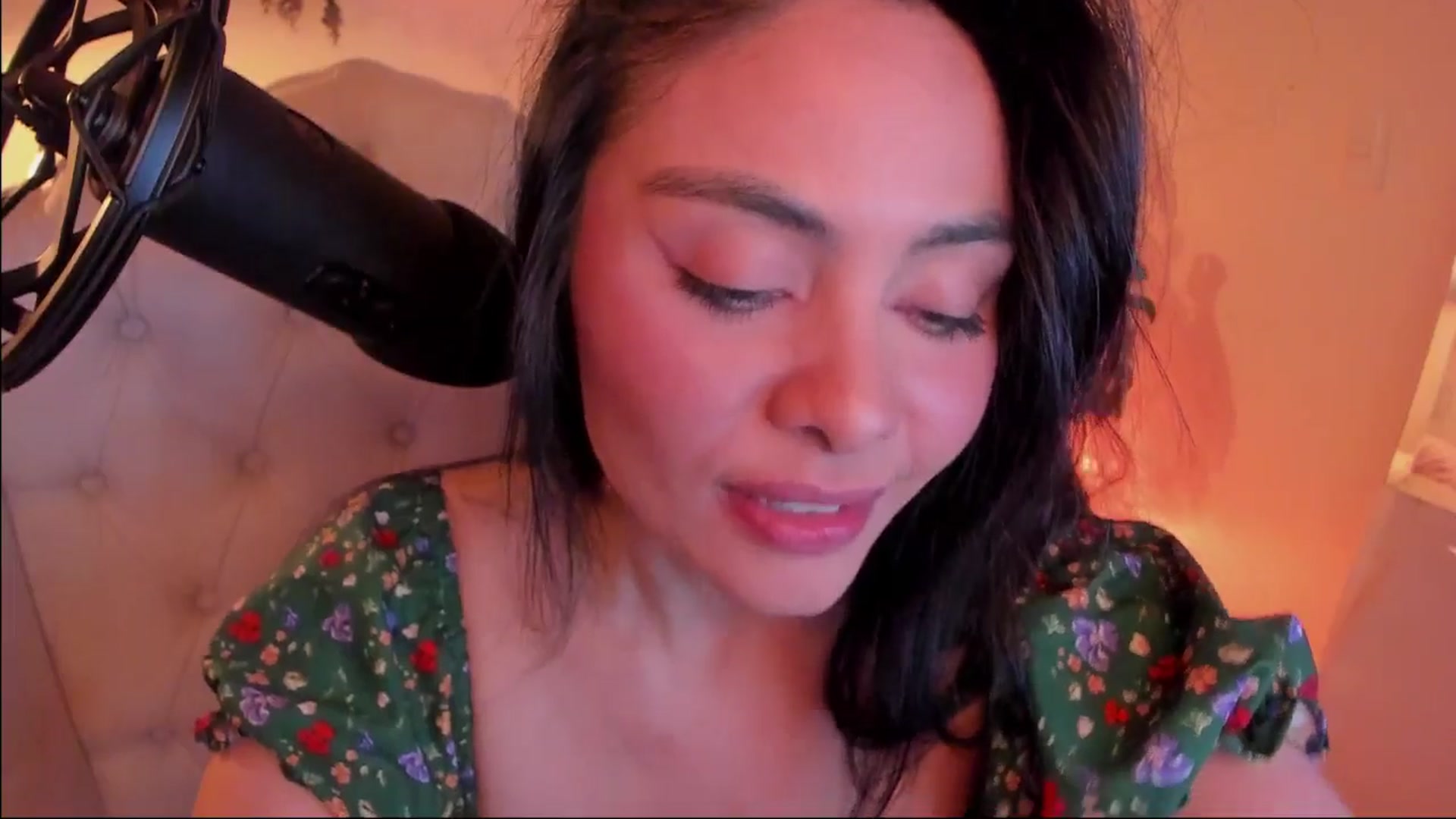 Gallery image thumbnail from Marianviolet's myfreecams stream on, 09/20/2024, 08:10 image 12 of 20