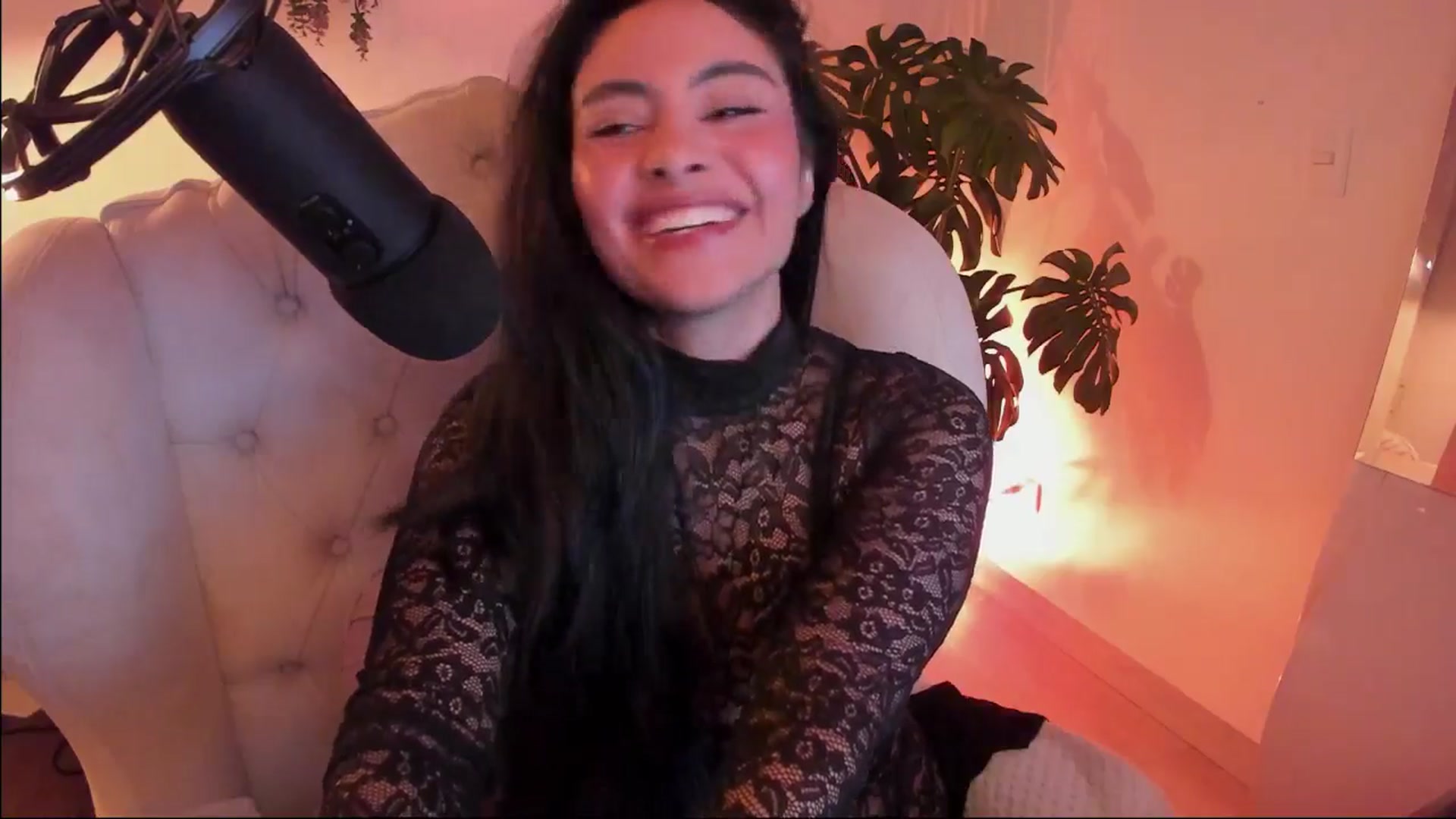 Gallery image thumbnail from Marianviolet's myfreecams stream on, 09/22/2024, 08:15 image 16 of 20