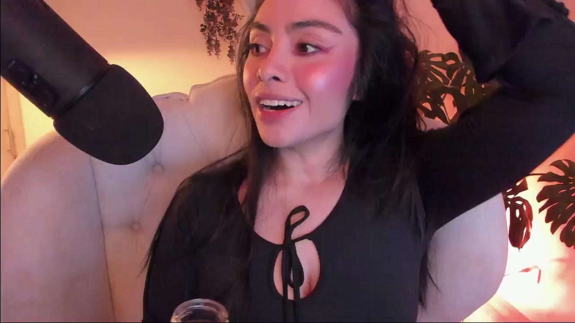 Gallery image thumbnail from Marianviolet's myfreecams stream on, 10/02/2024, 08:22 image 1 of 20