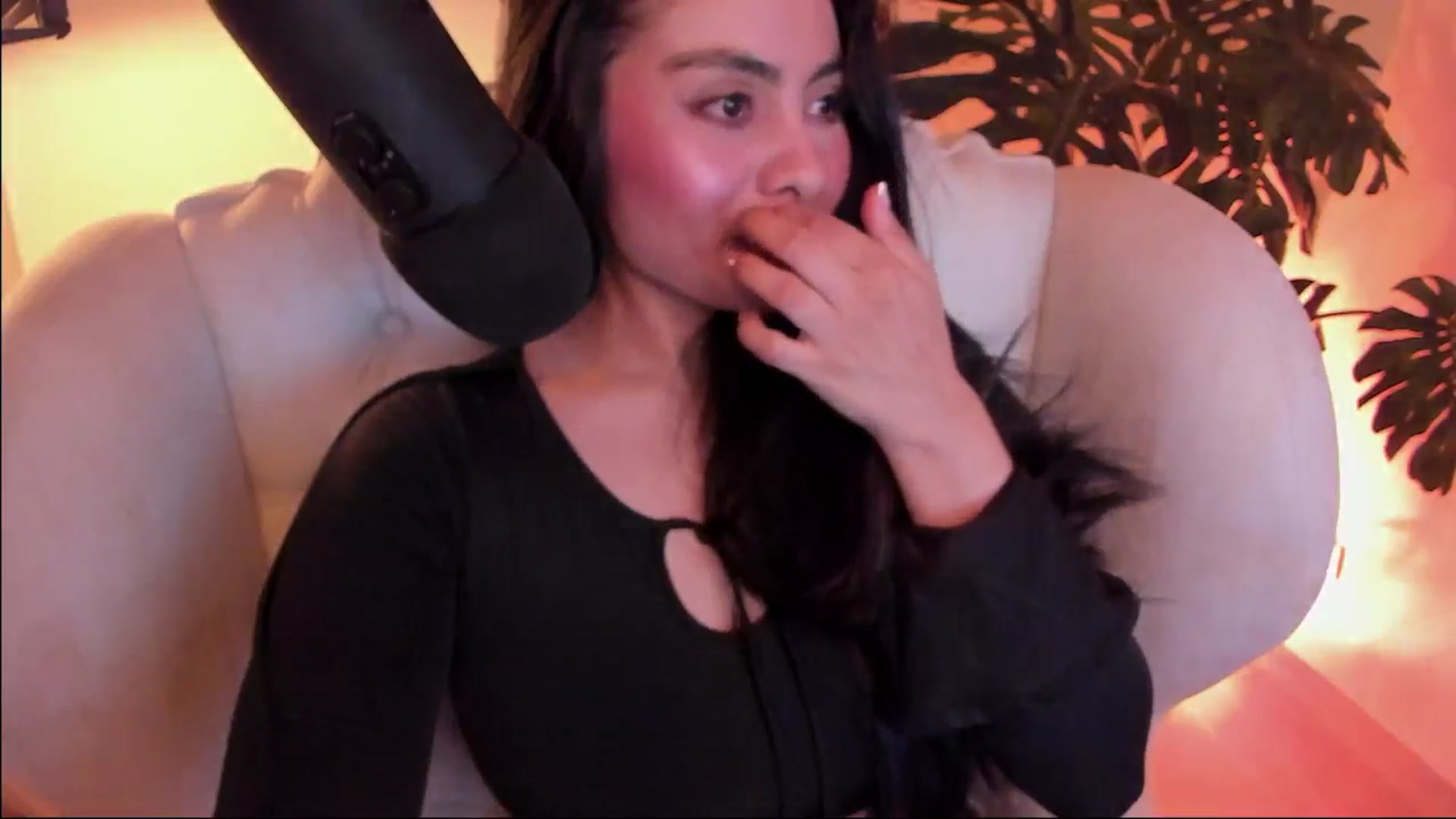 Gallery image thumbnail from Marianviolet's myfreecams stream on, 10/02/2024, 10:19 image 6 of 20