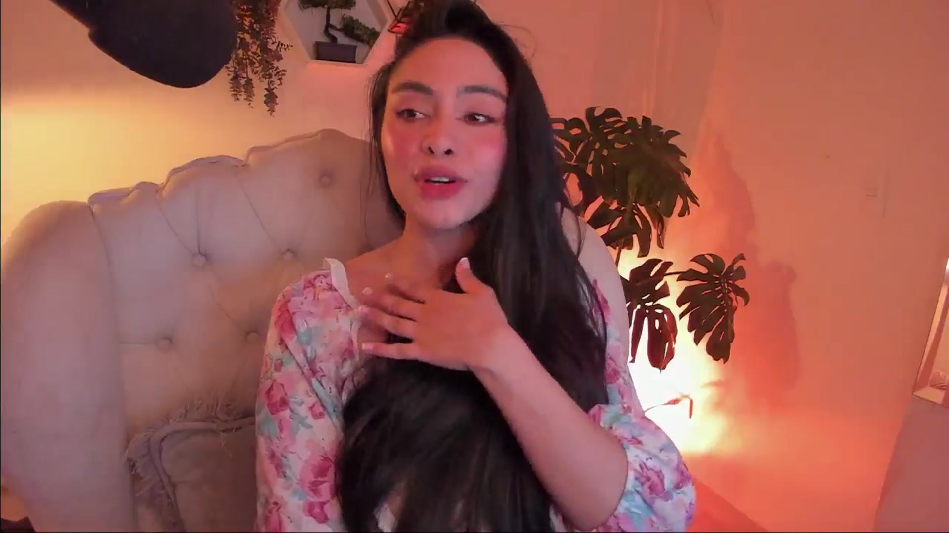 Gallery image thumbnail from Marianviolet's myfreecams stream on, 10/04/2024, 09:20 image 7 of 20