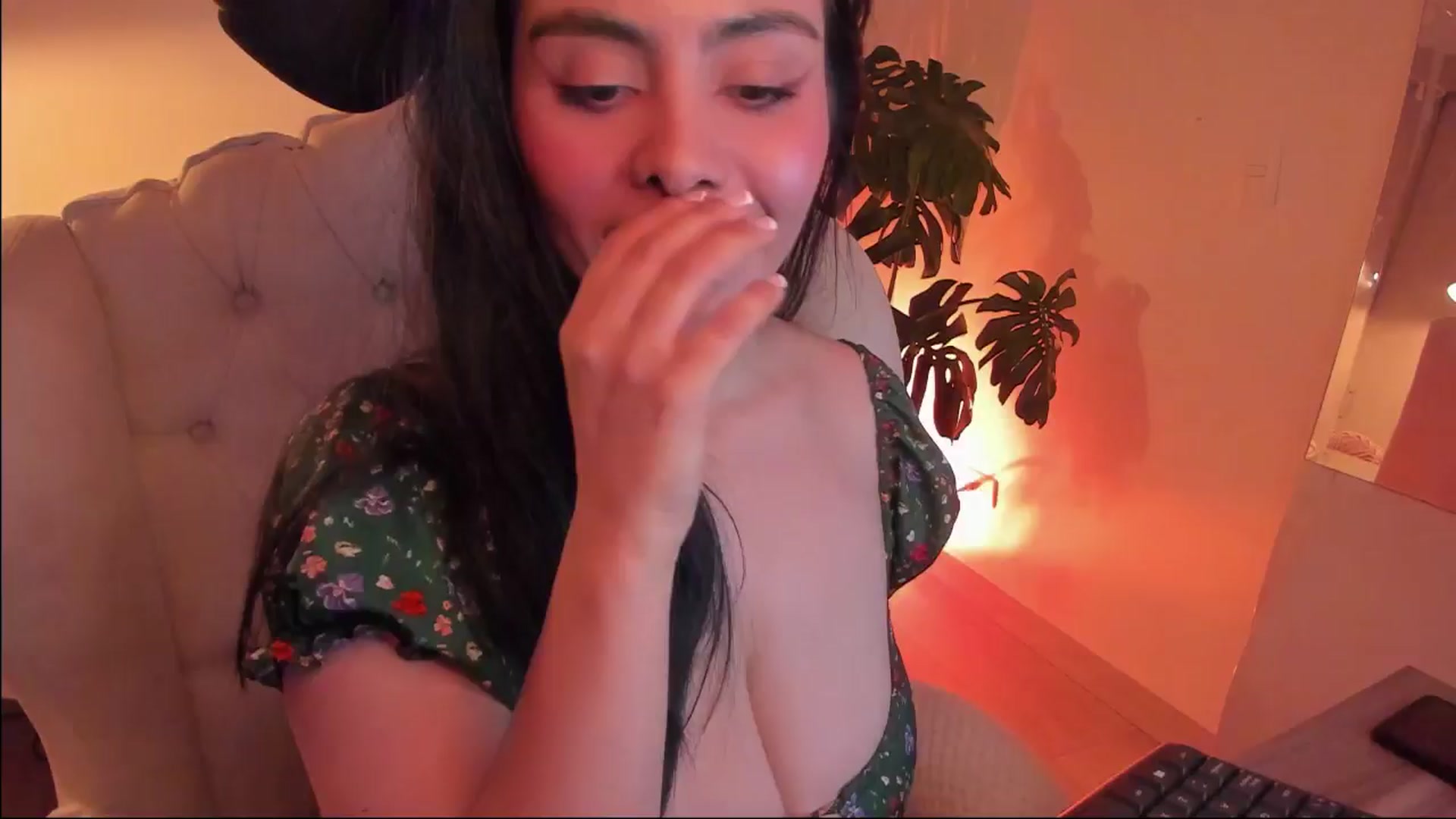 Gallery image thumbnail from Marianviolet's myfreecams stream on, 10/05/2024, 10:23 image 17 of 20