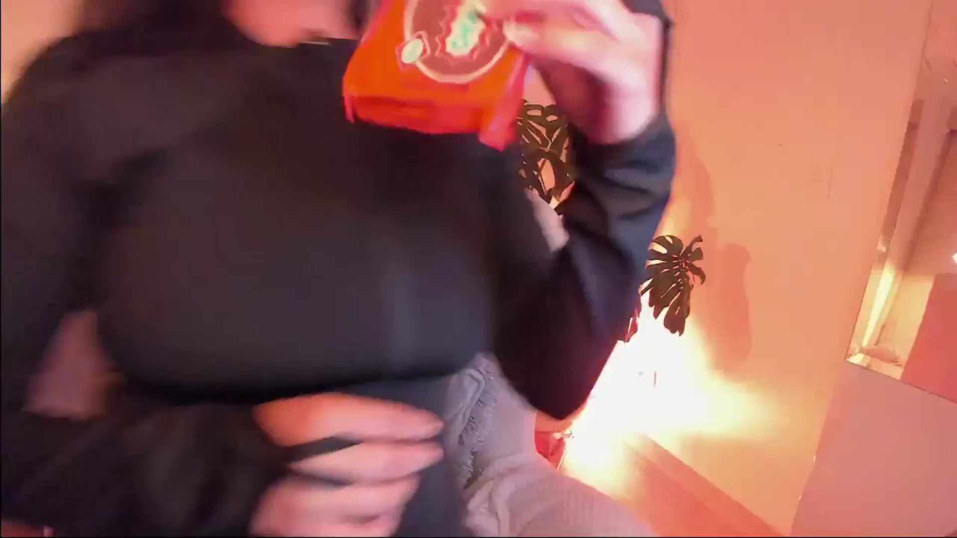 Gallery image thumbnail from Marianviolet's myfreecams stream on, 10/06/2024, 08:05 image 5 of 20