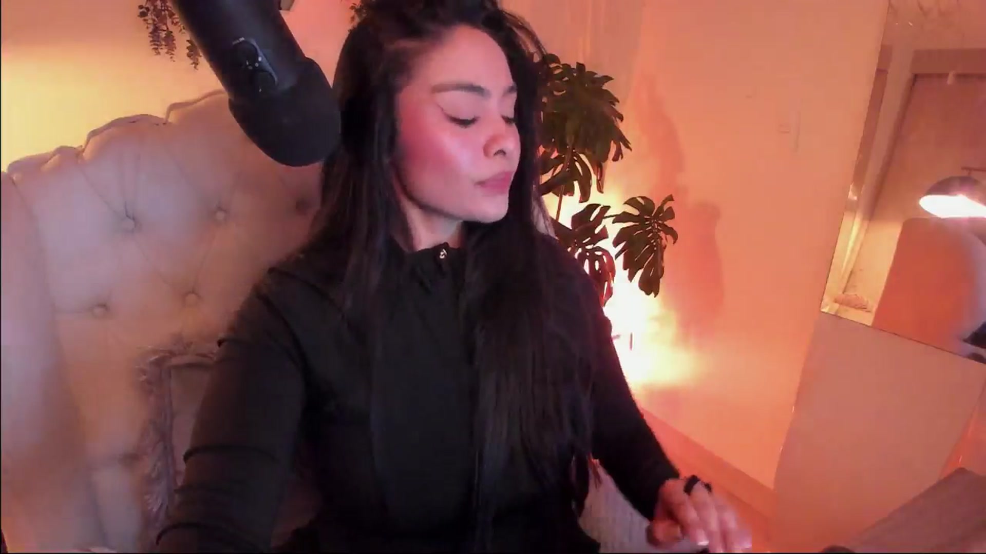 Gallery image thumbnail from Marianviolet's myfreecams stream on, 10/06/2024, 08:05 image 11 of 20