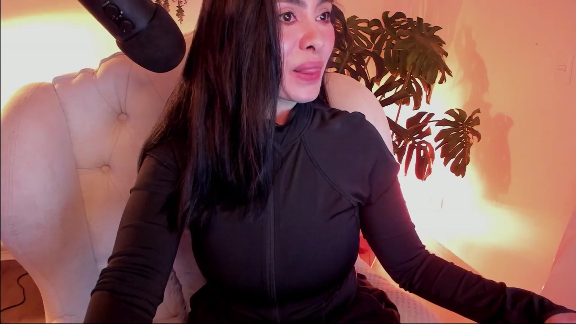 Gallery image thumbnail from Marianviolet's myfreecams stream on, 10/06/2024, 10:38 image 11 of 20