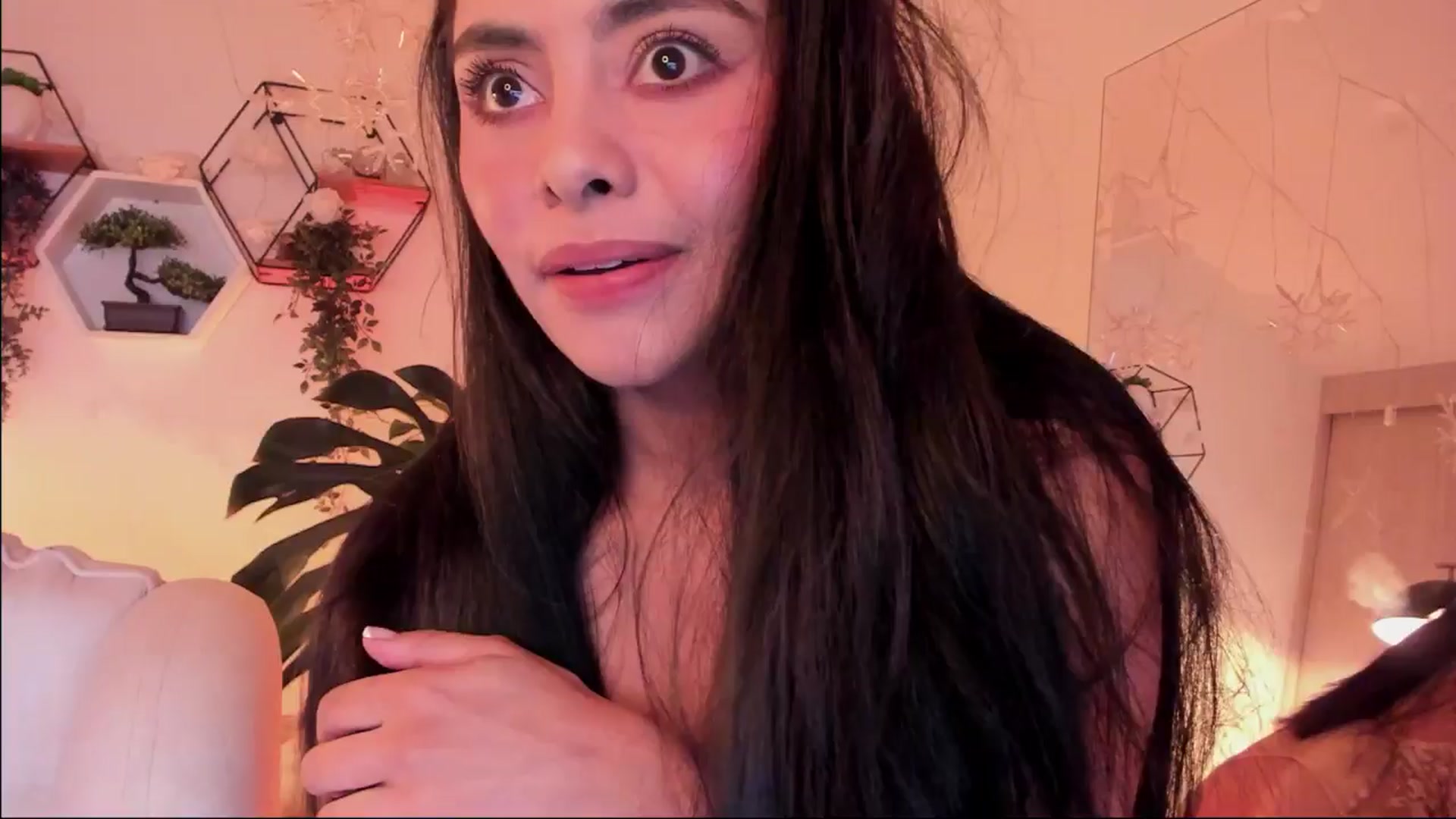 Gallery image thumbnail from Marianviolet's myfreecams stream on, 10/10/2024, 08:59 image 18 of 20