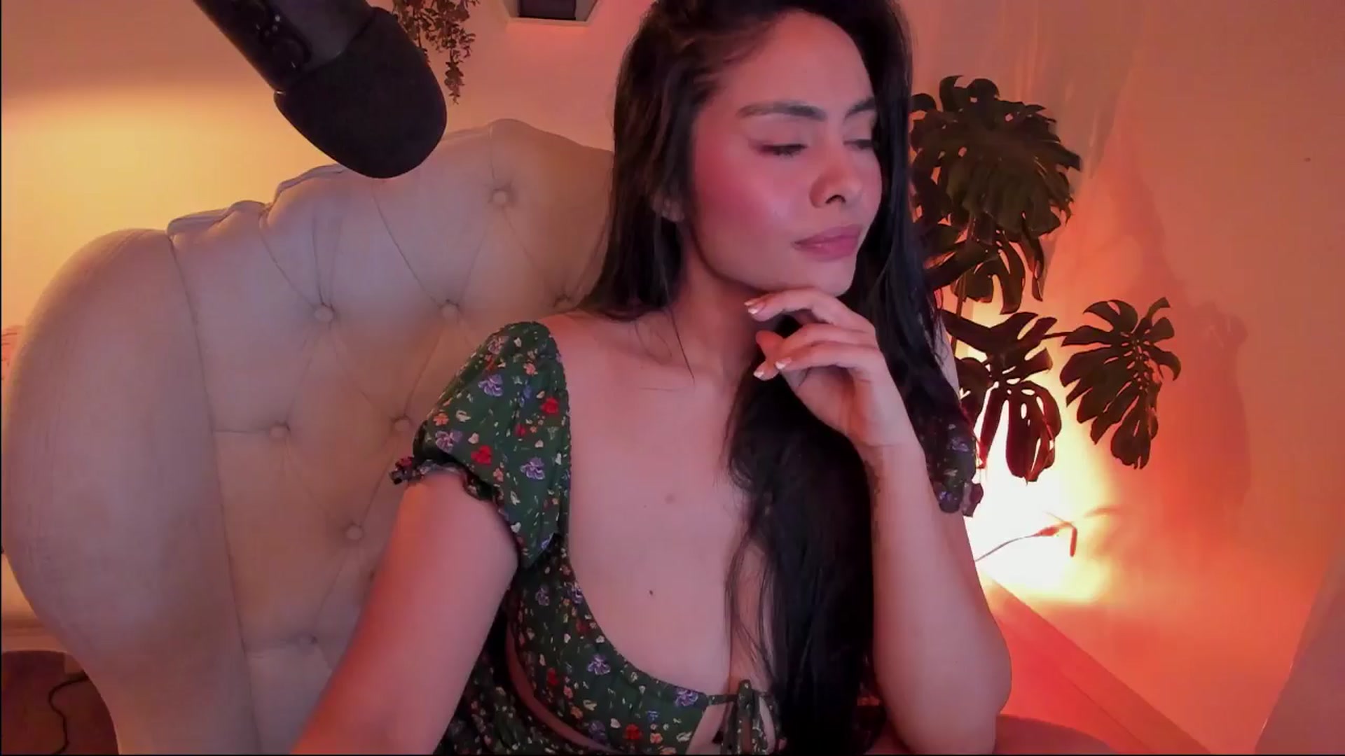Gallery image thumbnail from Marianviolet's myfreecams stream on, 10/15/2024, 09:49 image 13 of 20