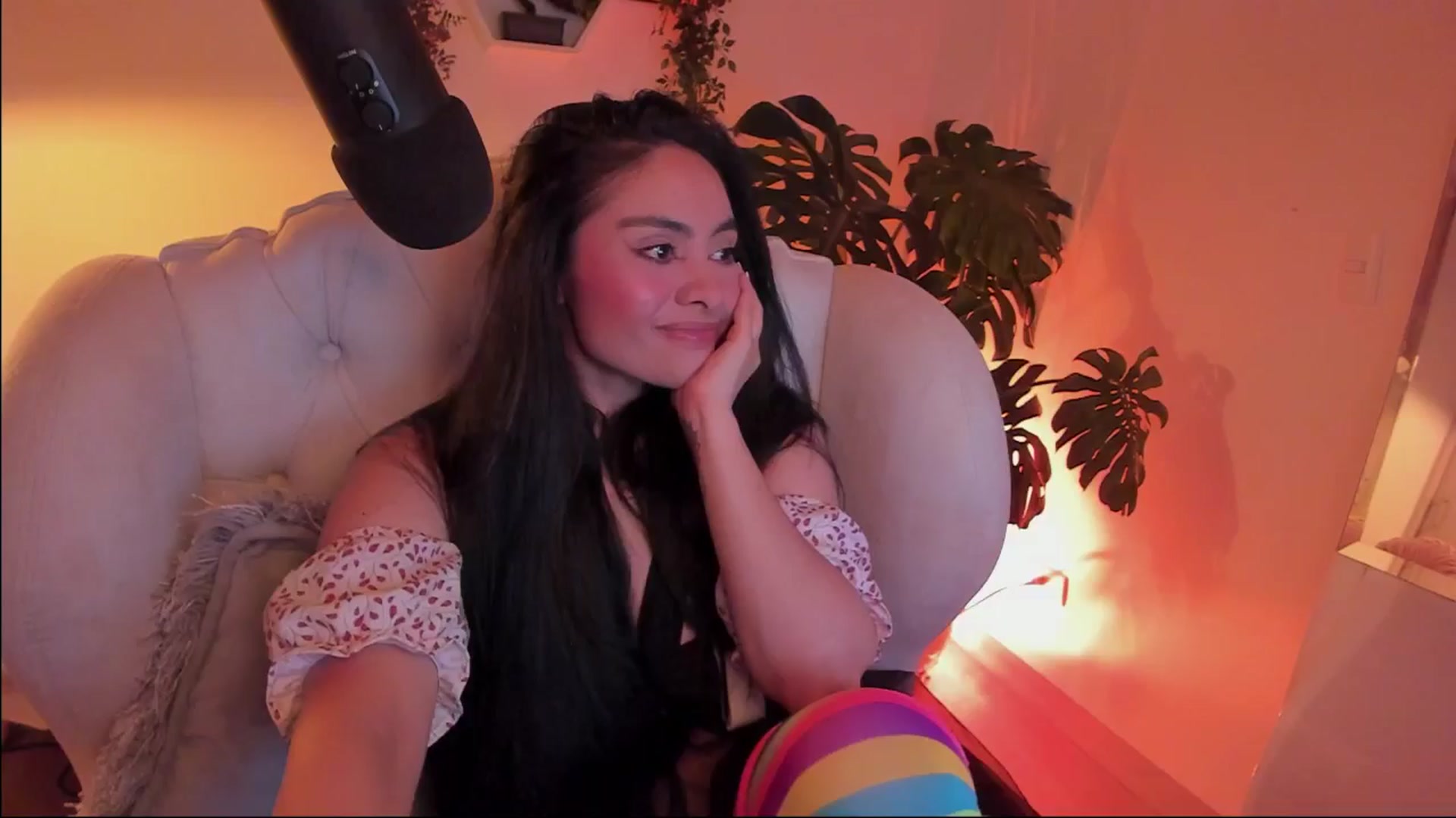 Gallery image thumbnail from Marianviolet's myfreecams stream on, 10/16/2024, 08:45 image 17 of 20