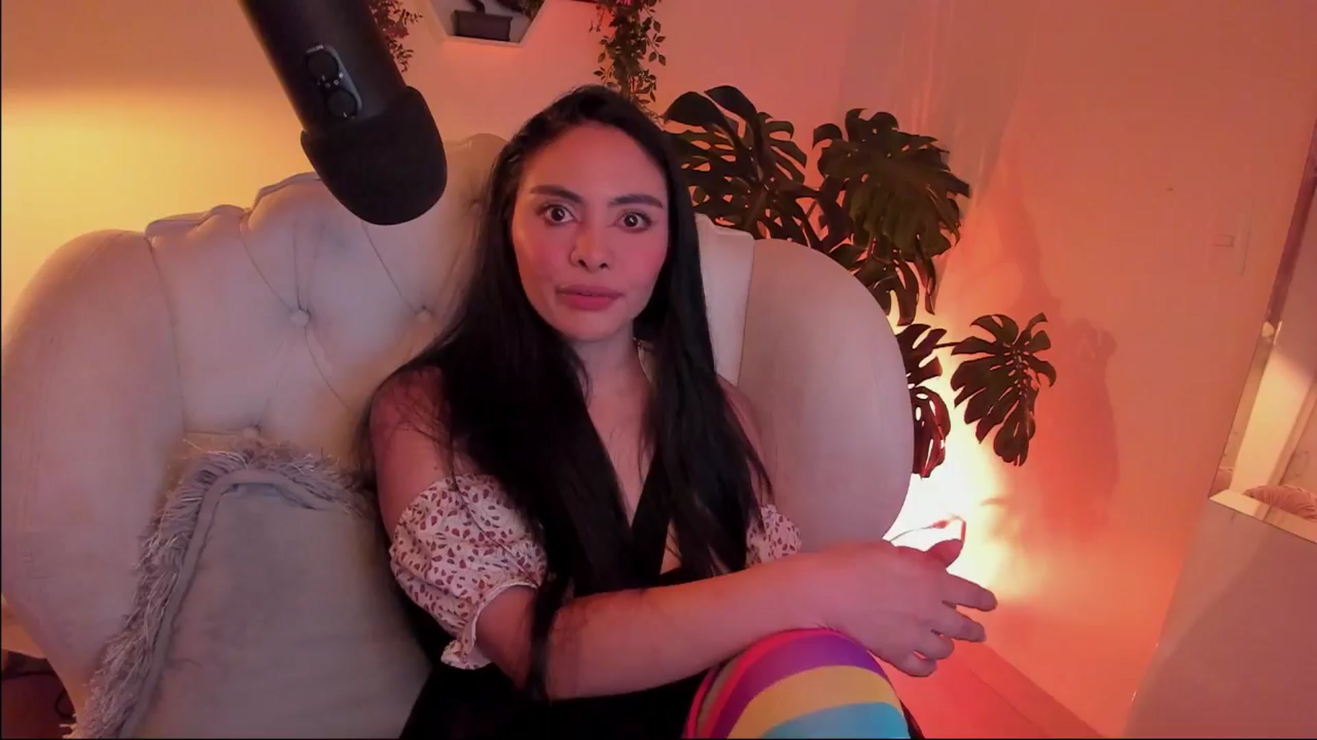 Gallery image thumbnail from Marianviolet's myfreecams stream on, 10/16/2024, 08:45 image 18 of 20