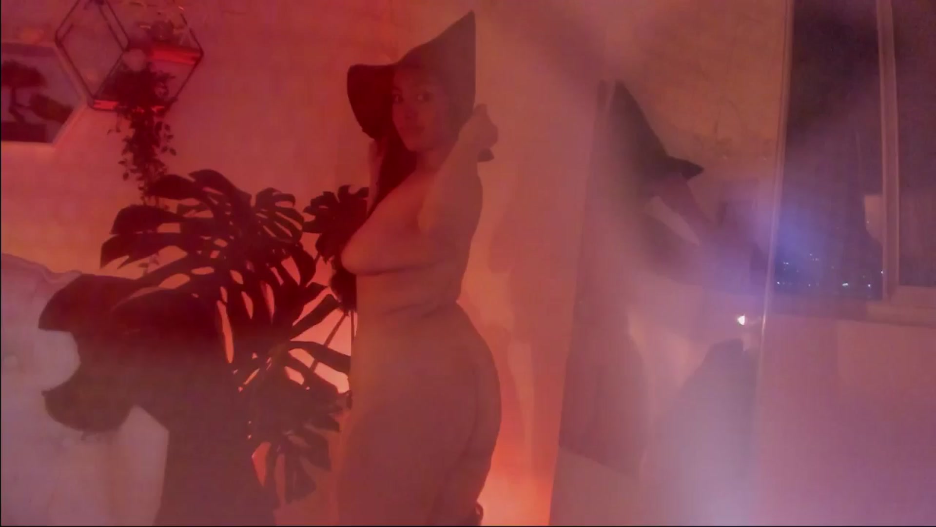 Gallery image thumbnail from Marianviolet's myfreecams stream on, 10/18/2024, 08:25 image 10 of 20