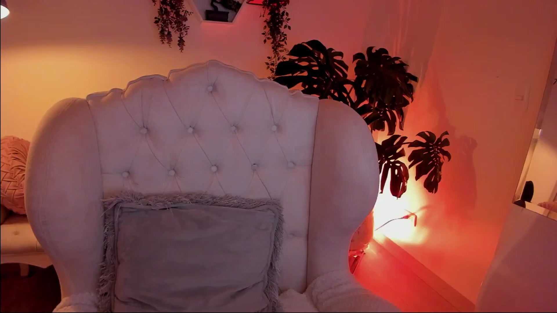 Gallery image thumbnail from Marianviolet's myfreecams stream on, 10/21/2024, 10:35 image 15 of 20