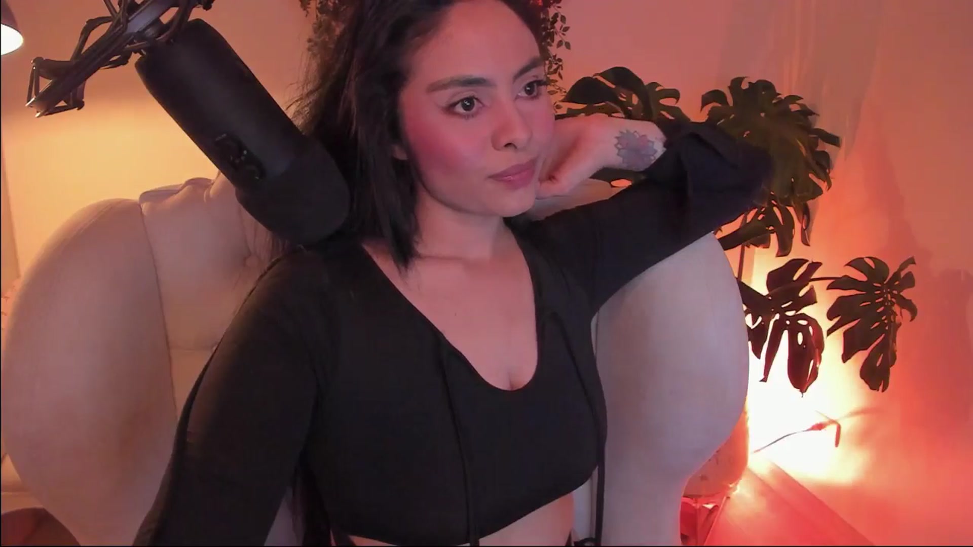 Gallery image thumbnail from Marianviolet's myfreecams stream on, 10/26/2024, 09:17 image 18 of 20