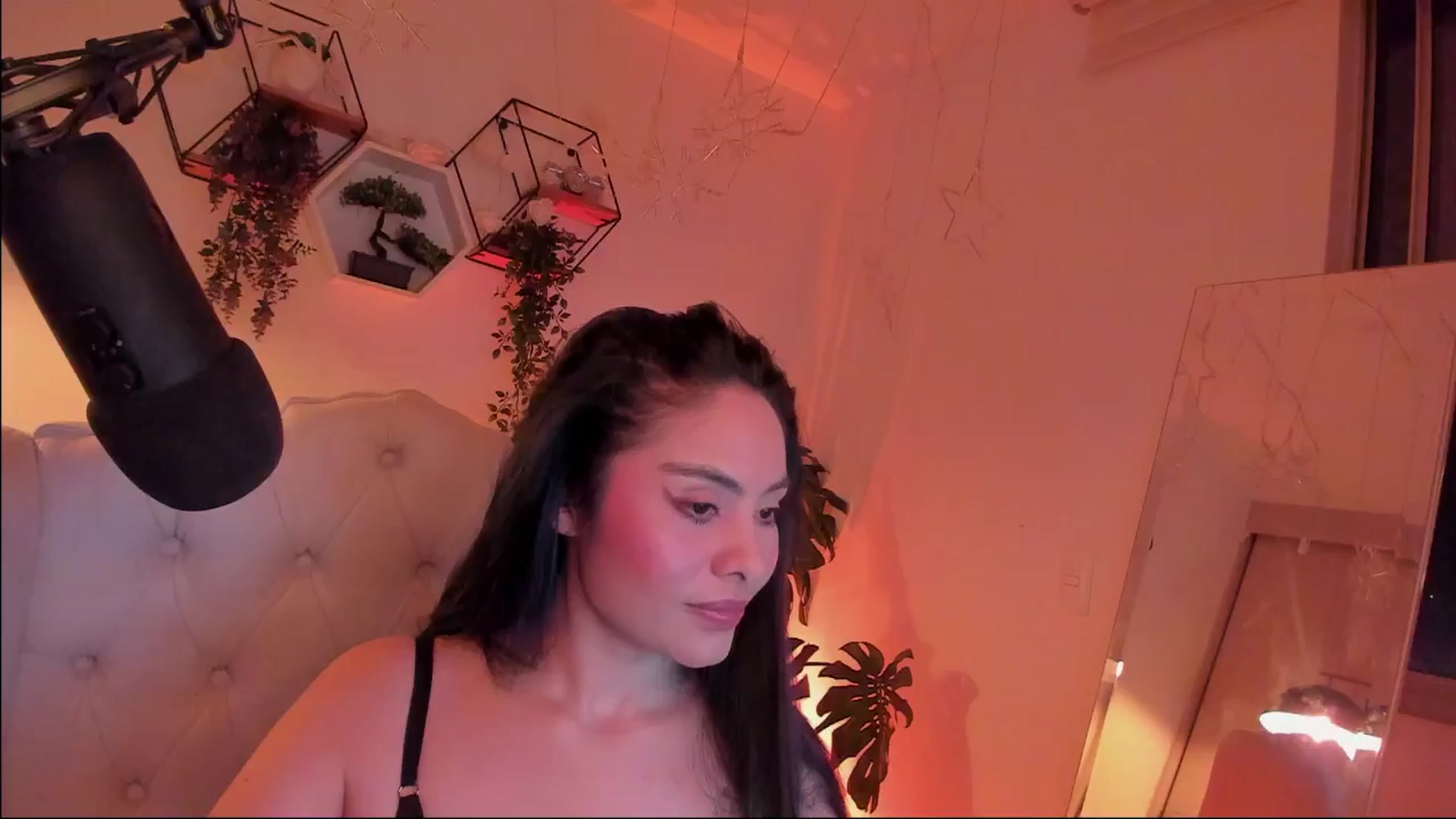 Gallery image thumbnail from Marianviolet's myfreecams stream on, 10/27/2024, 08:11 image 3 of 20