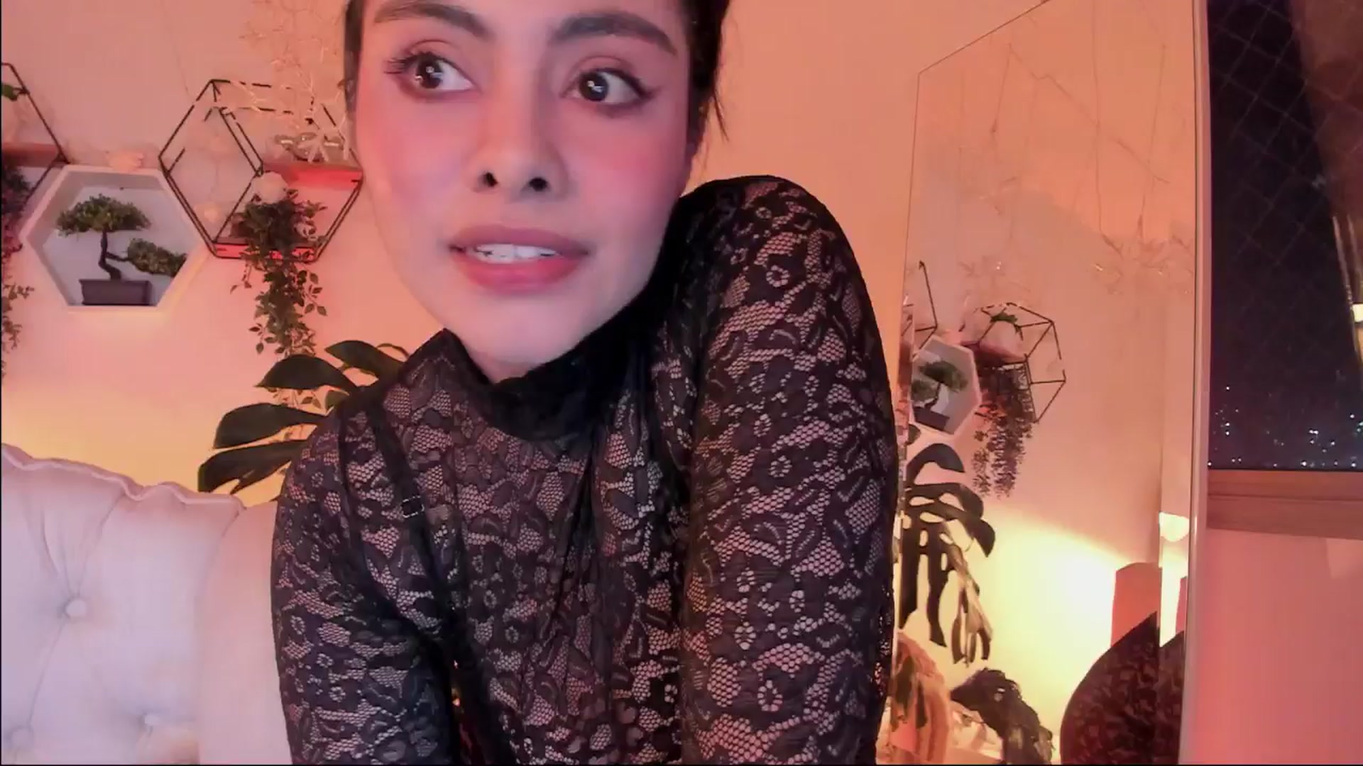 Gallery image thumbnail from Marianviolet's myfreecams stream on, 10/28/2024, 08:15 image 18 of 20
