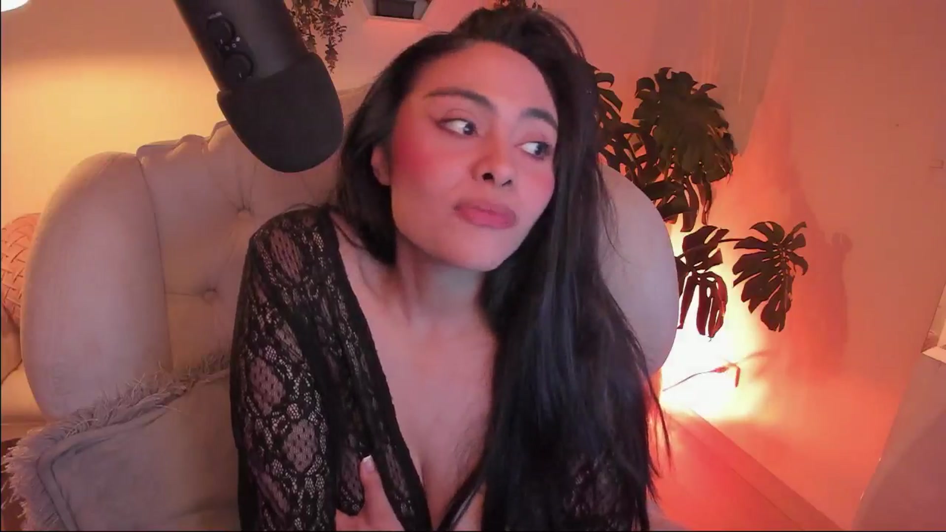 Gallery image thumbnail from Marianviolet's myfreecams stream on, 11/08/2024, 10:13 image 5 of 20