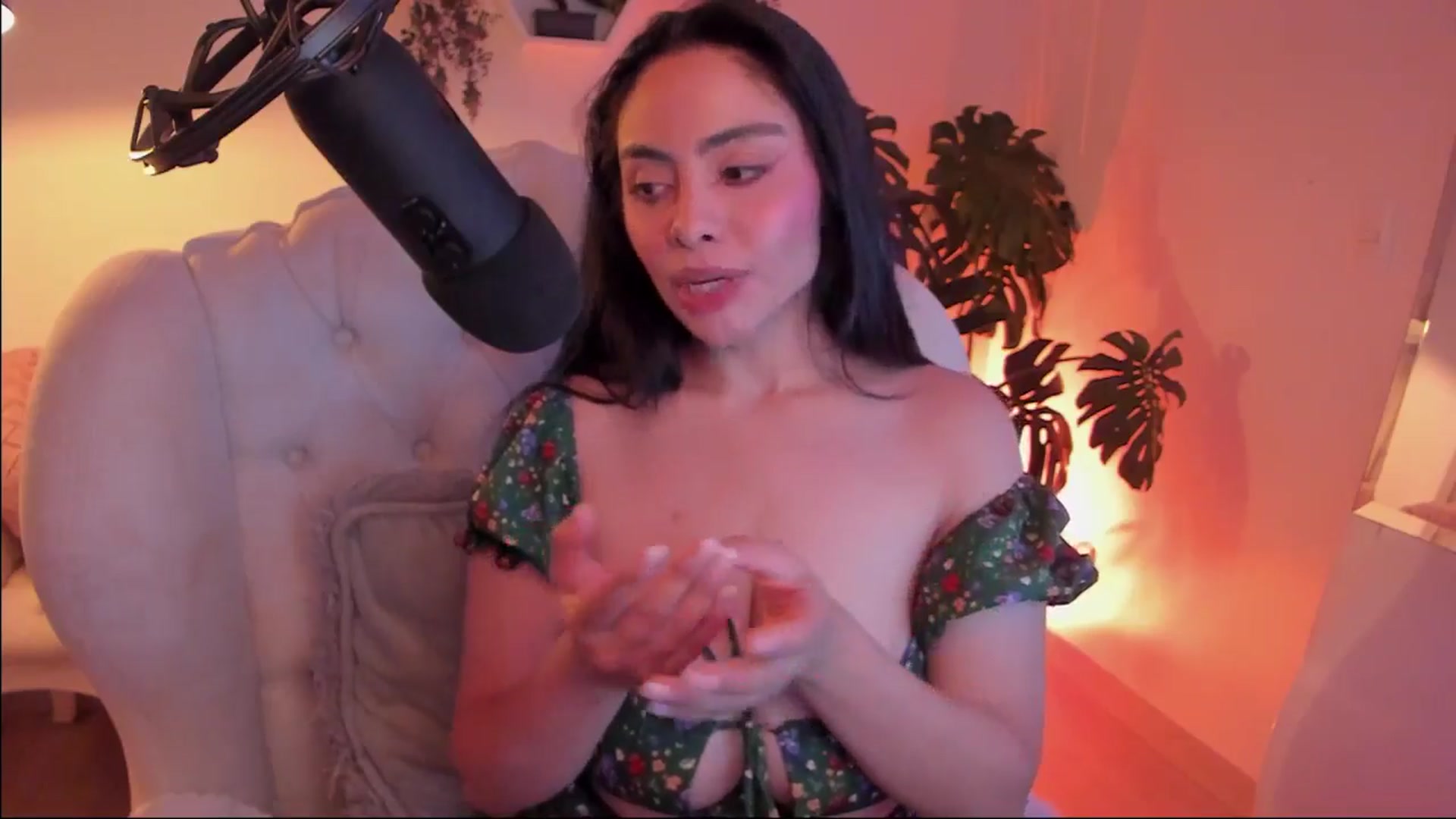 Gallery image thumbnail from Marianviolet's myfreecams stream on, 11/09/2024, 11:23 image 15 of 20