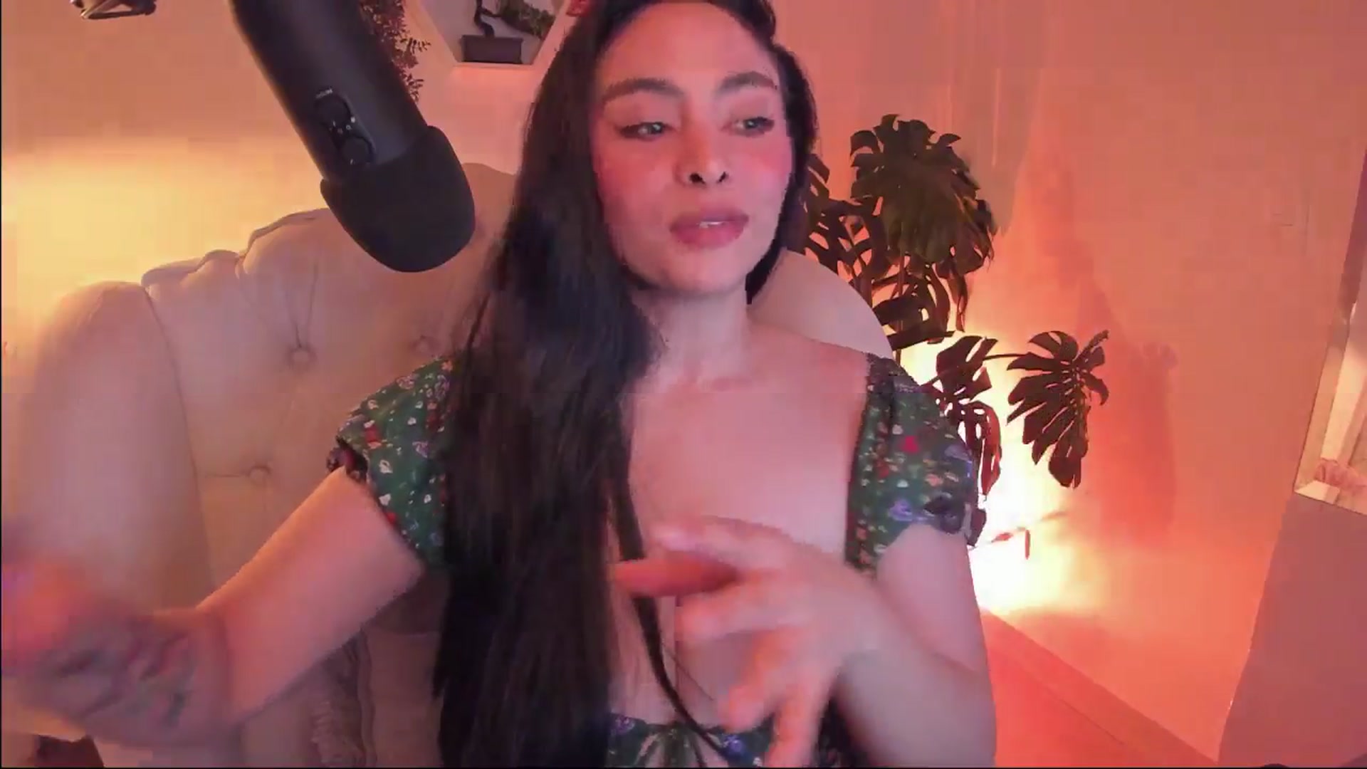 Gallery image thumbnail from Marianviolet's myfreecams stream on, 11/18/2024, 08:37 image 12 of 20