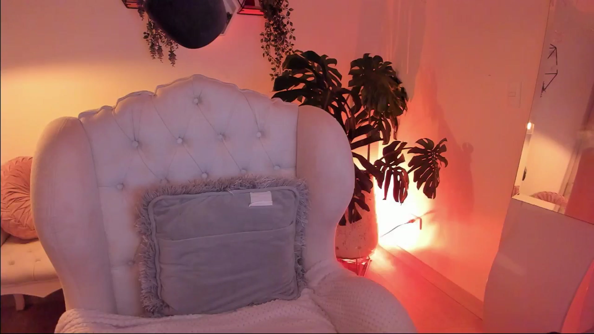 Gallery image thumbnail from Marianviolet's myfreecams stream on, 11/18/2024, 08:37 image 9 of 20