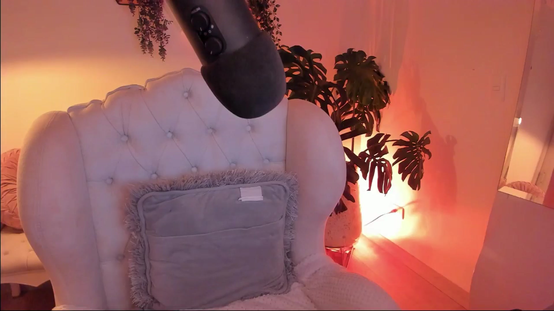 Gallery image thumbnail from Marianviolet's myfreecams stream on, 11/18/2024, 08:37 image 15 of 20